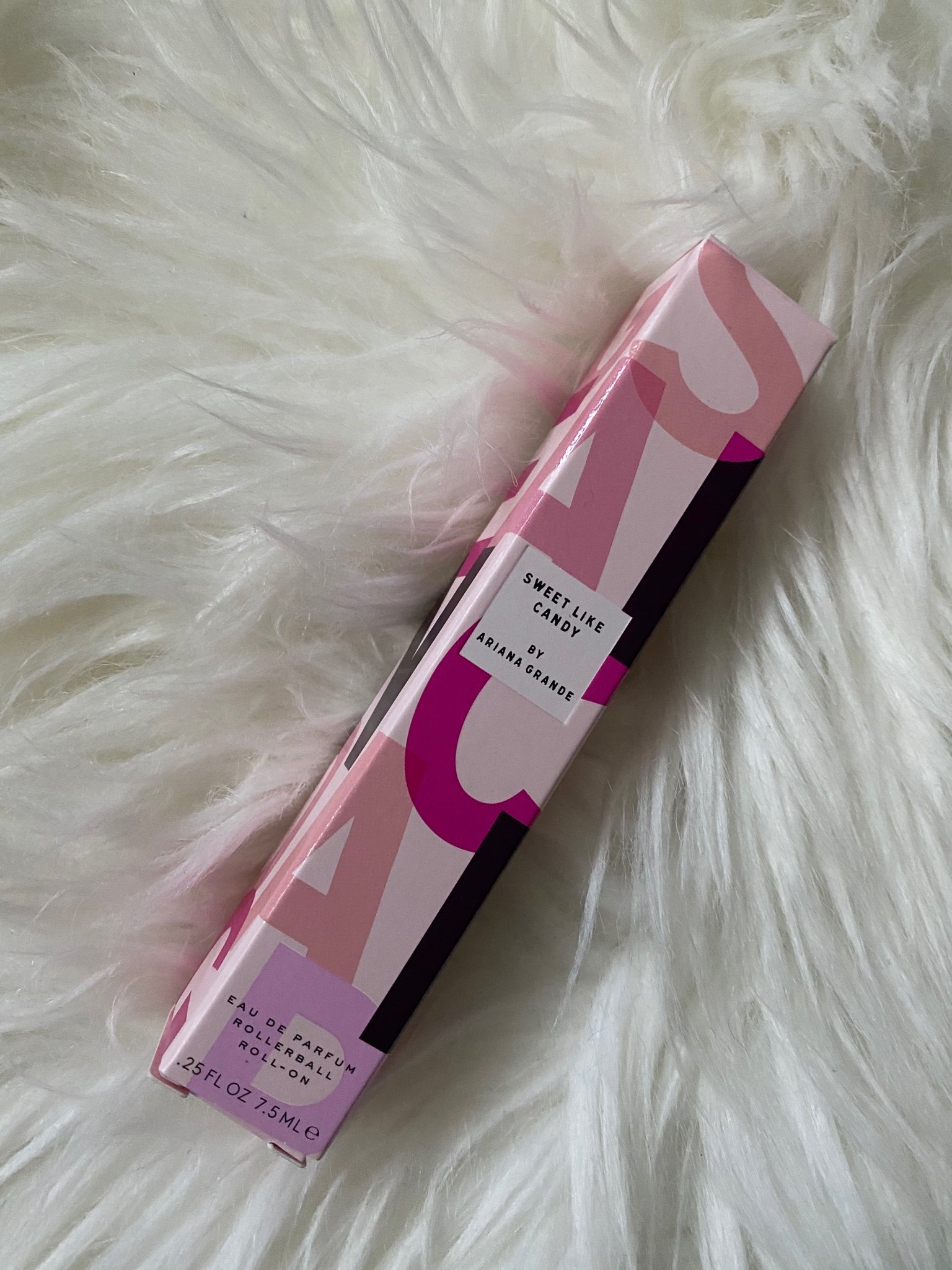 Ariana grande roll on parfym (410724913) ᐈ Köp på Tradera Köp Ariana Grande Sweet Like Candy Rollerball Roll on, 7 ml
