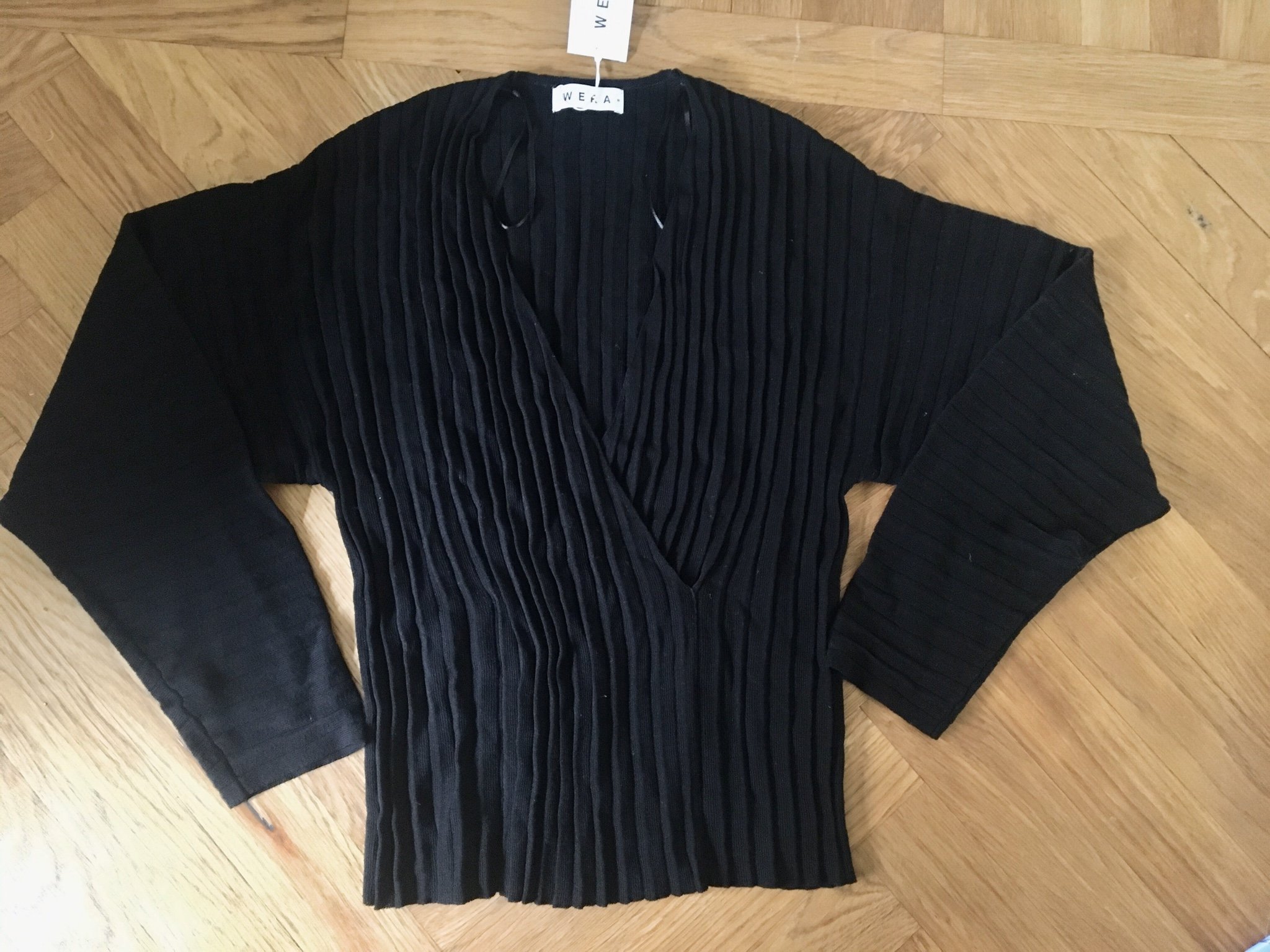 Helt ny Wera omlott tröja stl S Helt ny Wera omlott tröja stl S