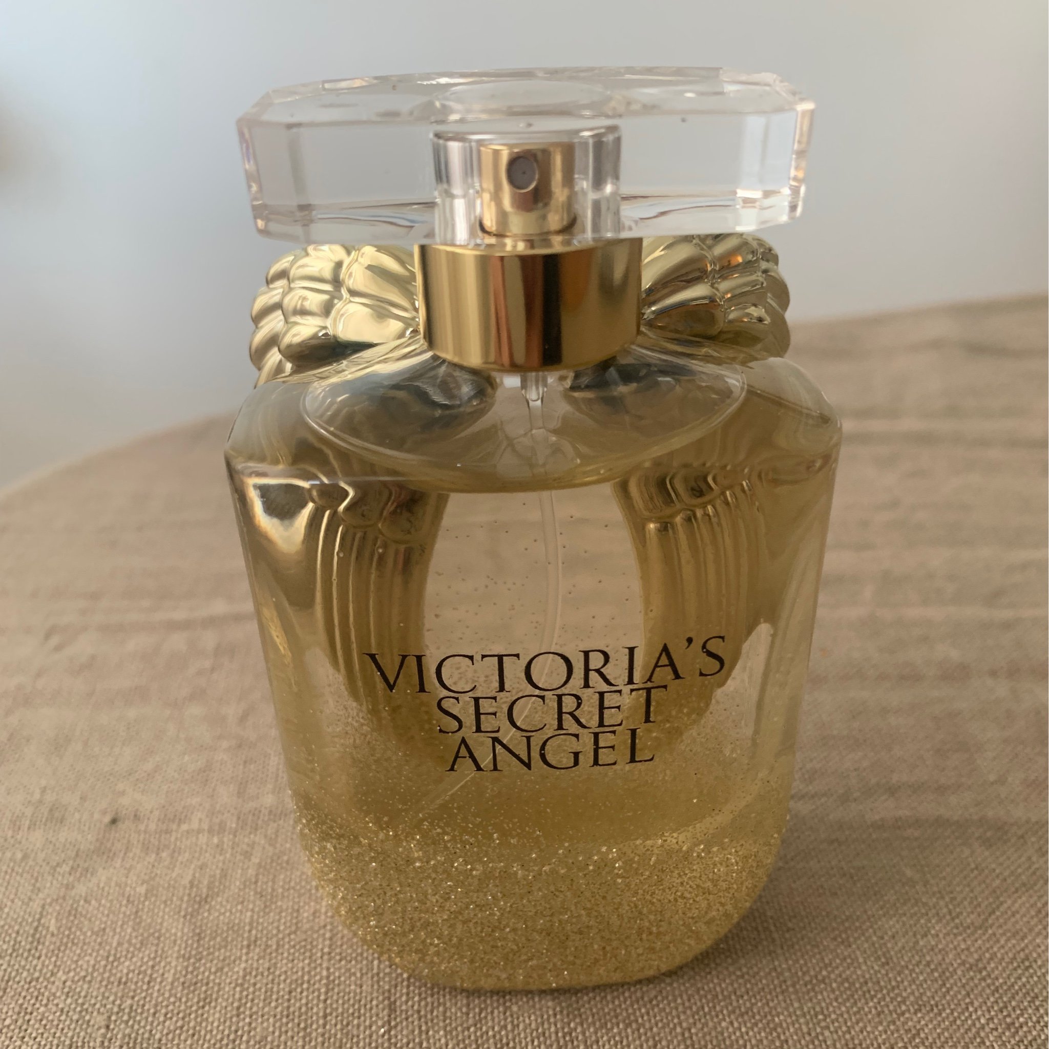 NY Victoria’s secret parfym ANGEL GOLD Köp på Tradera (563192163)