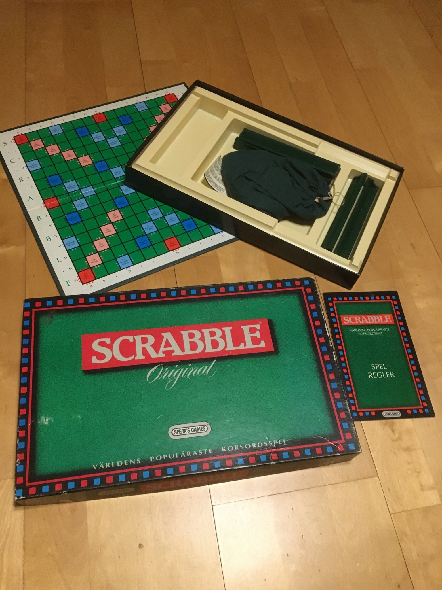 Se produkter som liknar Scrabble. 1988. Världens popu.. på Tradera