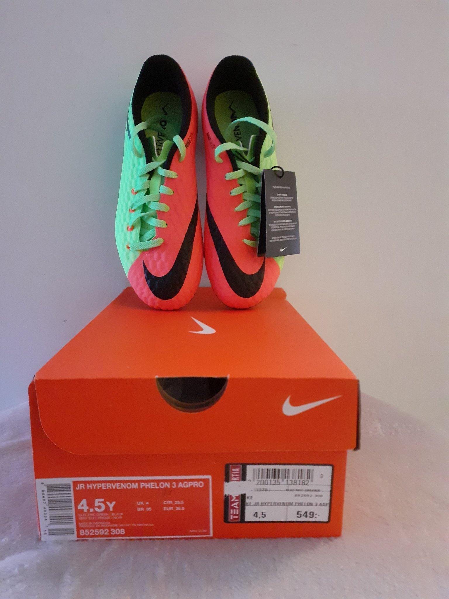 Helt nya äkta fotbollsskor Nike Hypervenom Phelon 3 AGPRO stl.36,5