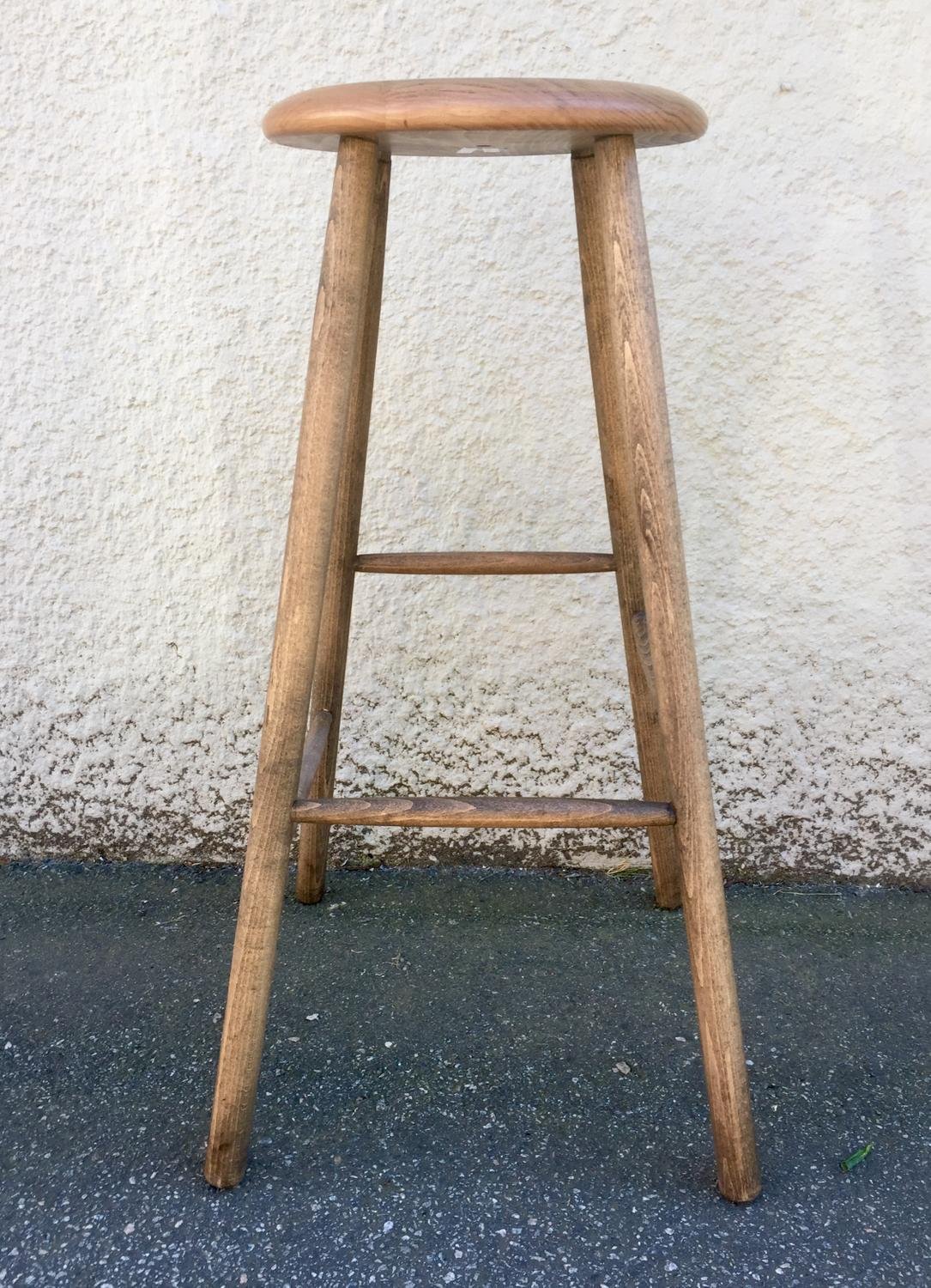 Träpall, barstol, antikbetsad barpall 80cm med .. (418446034 BARSTOL AND BARPALL, p. a. Actona, Denmark. Furniture