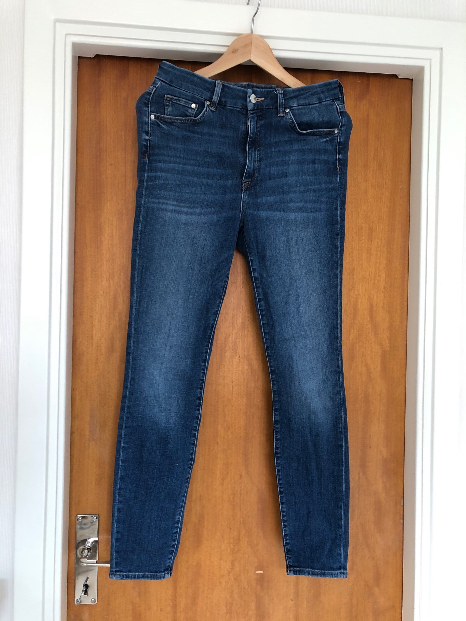 Mellanblå skinny jeans med hög midja (H&M &DENIM)