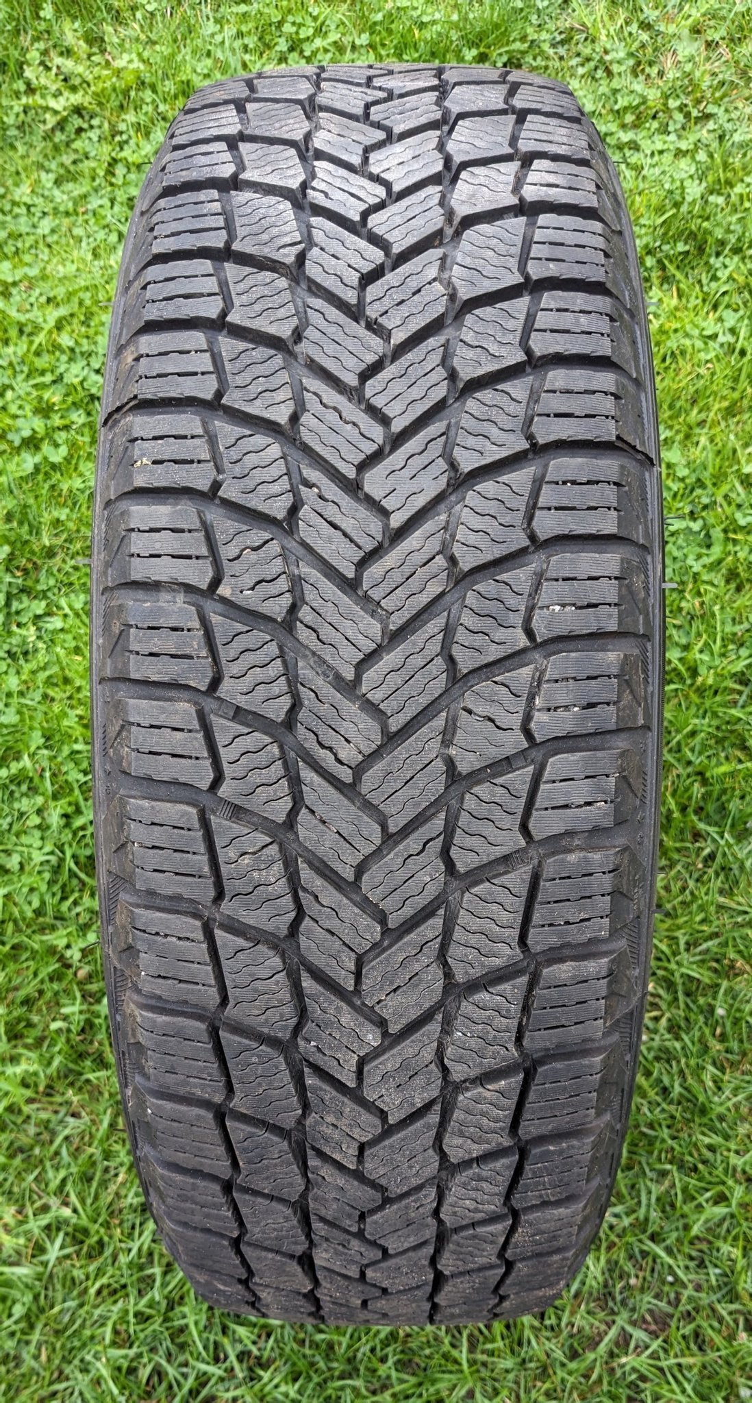 Se produkter som liknar Åretruntdäck Michelin 195/65 .. på Tradera ...
