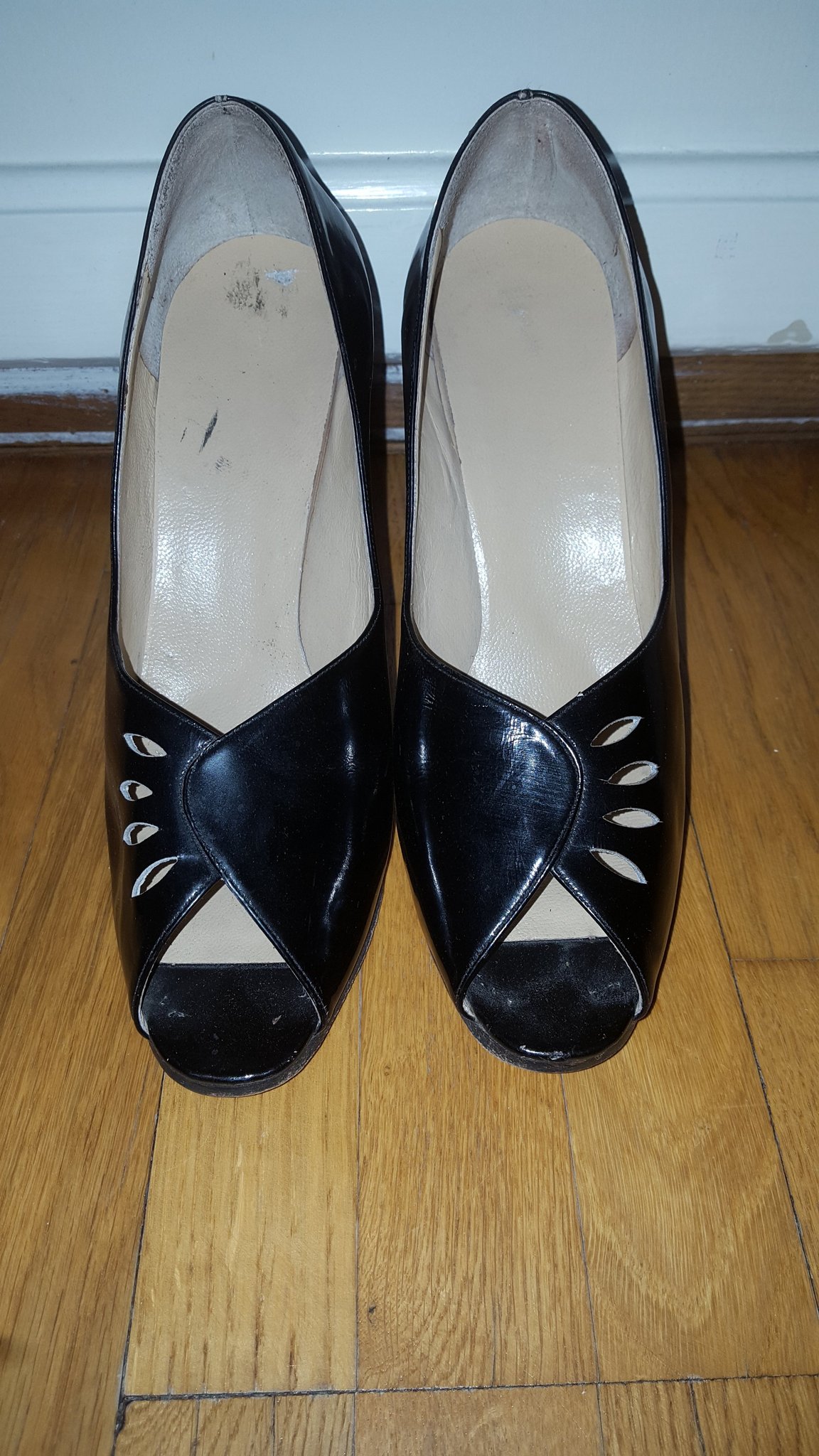 Vintage svarta lackpumps storlek 37