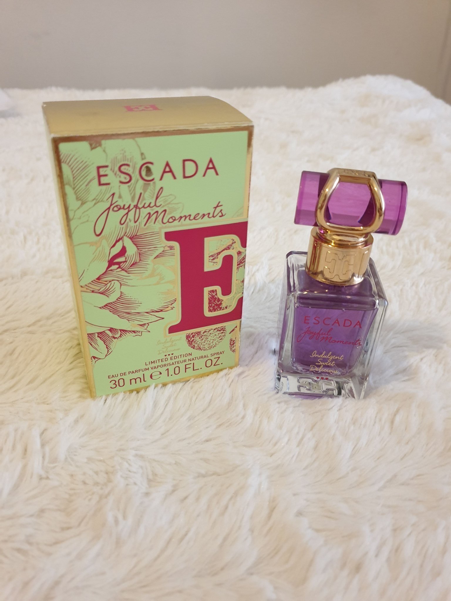 Escada Joyful moments parfym (347896145) ᐈ Köp på Tradera ESCADA Joyful Moments Eau de Parfum Spray 30ml Parfym