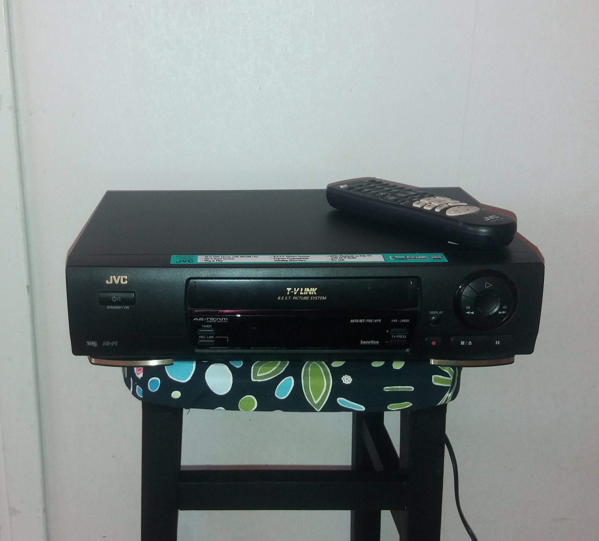 JVC VHSspelare videobandspelare HRJ668EU med .. Köp på Tradera