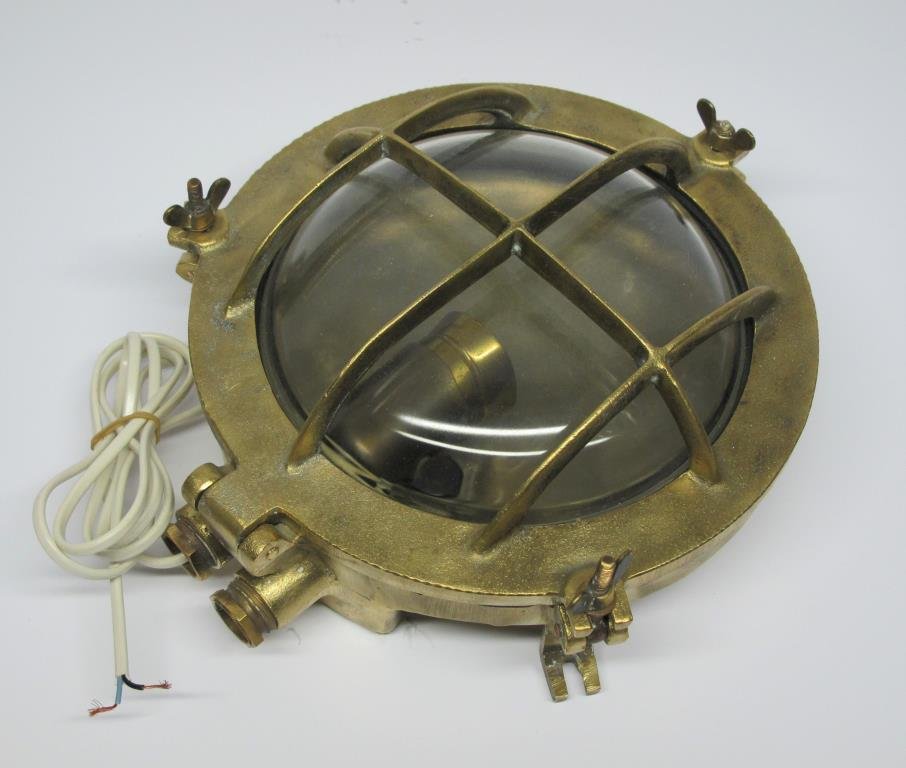 ÄKTA FARTYGSLAMPA skeppslampa gallerlampa marin äldre lampa i mässing och glas ÄKTA FARTYGSLAMPA skeppslampa gallerlampa marin äldre lampa i mässing och glas