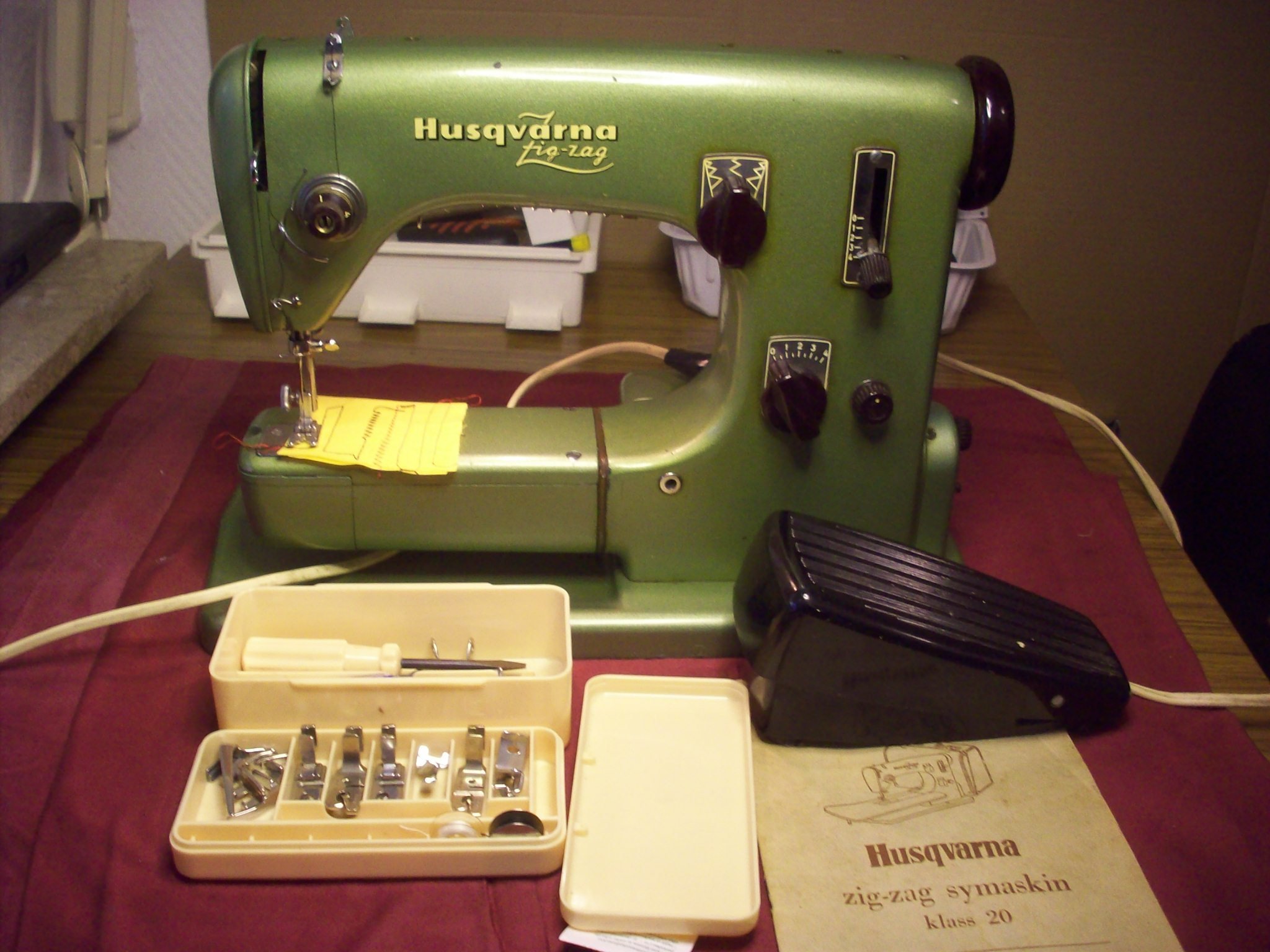 Symaskin Husqvarna ZIG ZAG den gröna, typ 20, (391669320) ᐈ Köp på Tradera