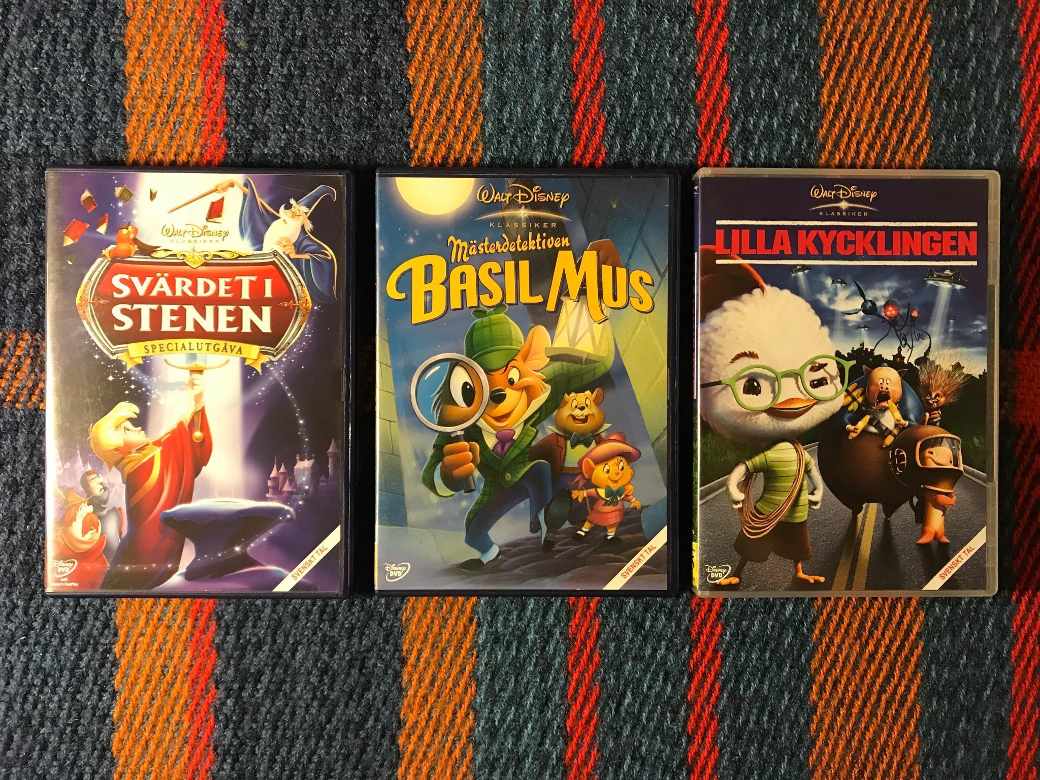 3 x Walt Disney Klassiker - Svärdet i stenen Basil mus Lilla kycklingen DVD