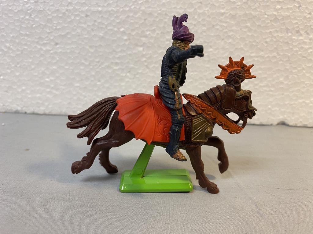 Britains Deetail, Figur till häst