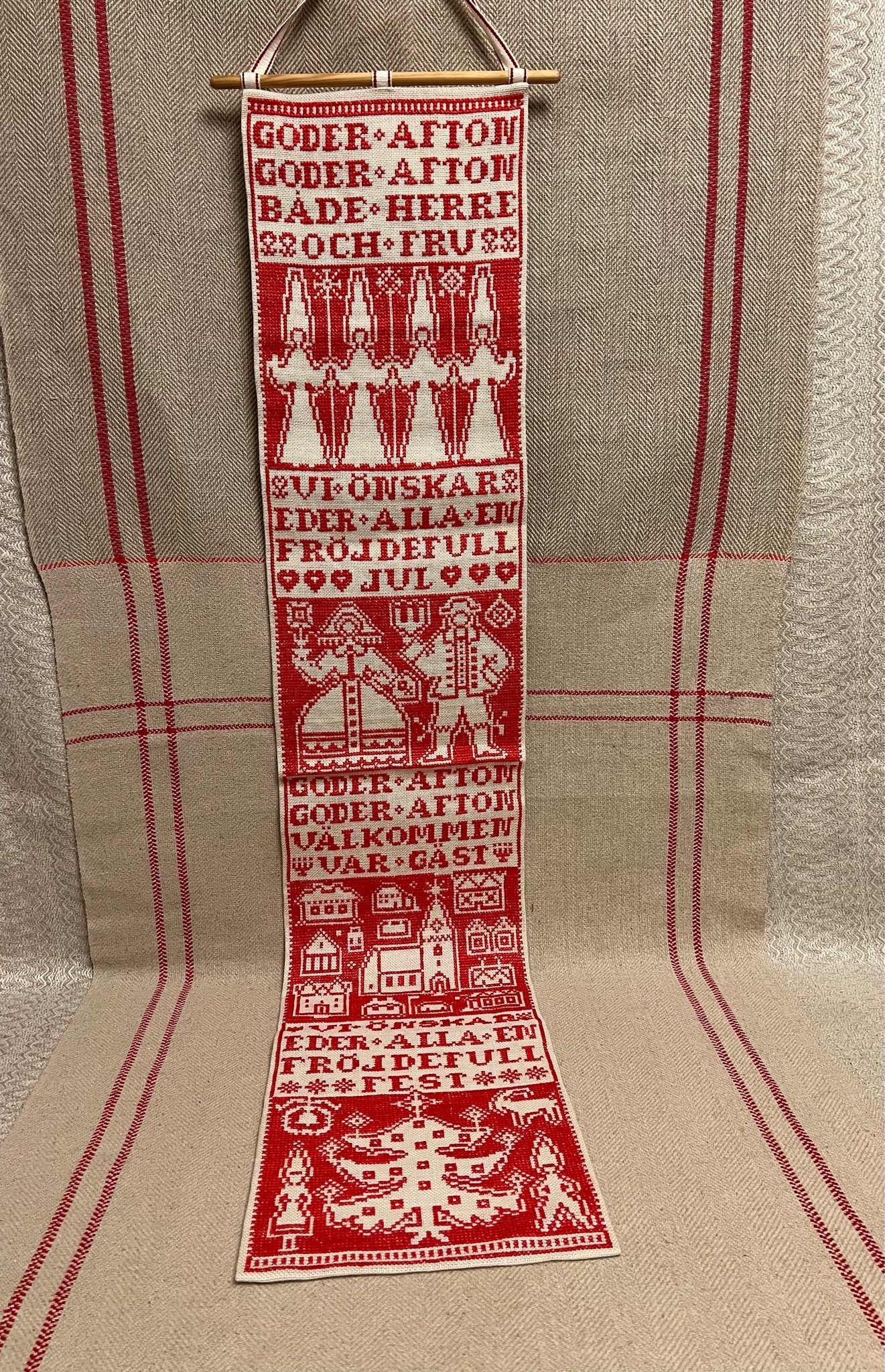 Lång handbroderad bonad till jul, korsstygn, go.. Köp på Tradera