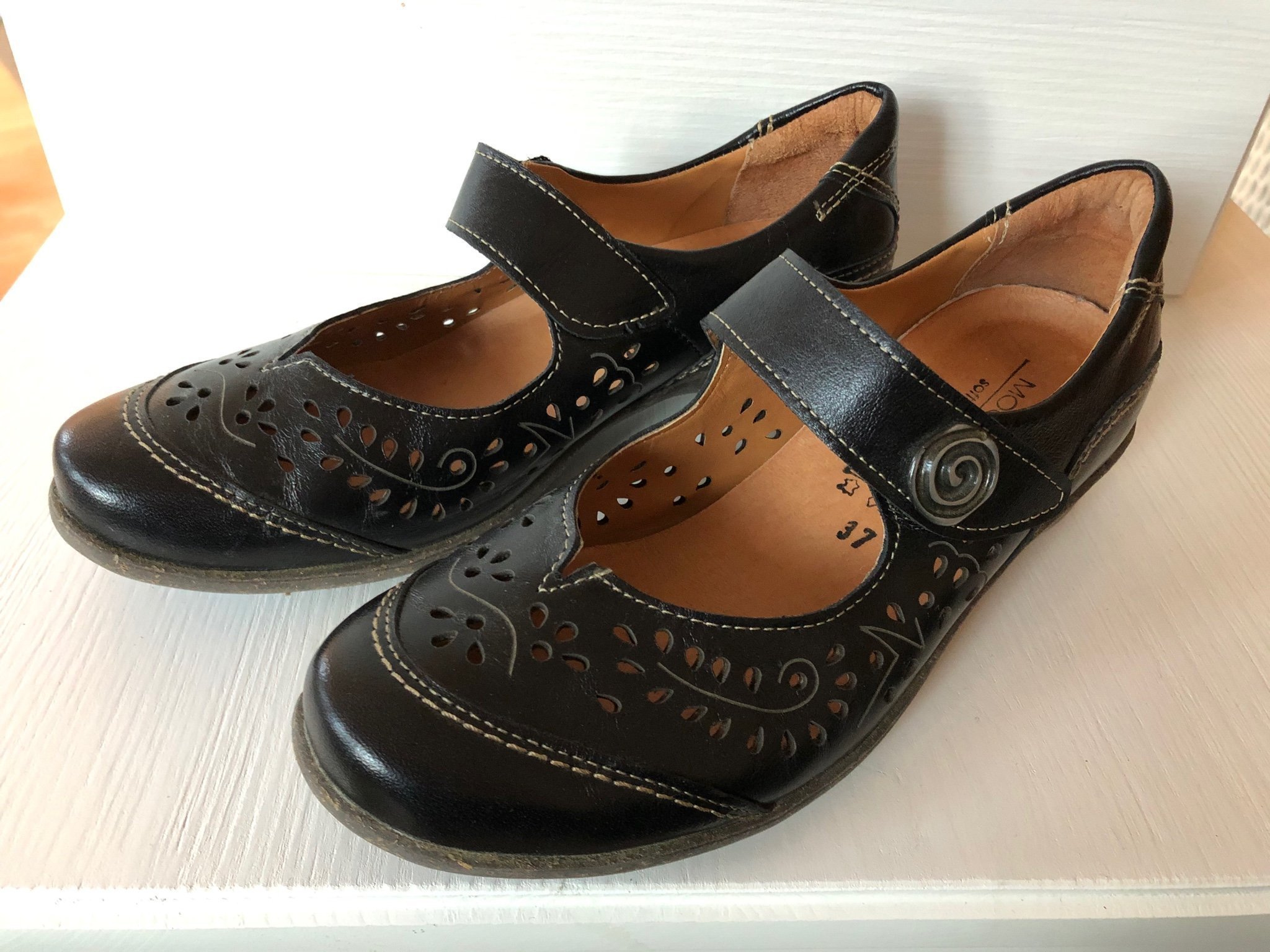 Sköna svarta skinnskor MOCKASIN Soft Comfort stl 37