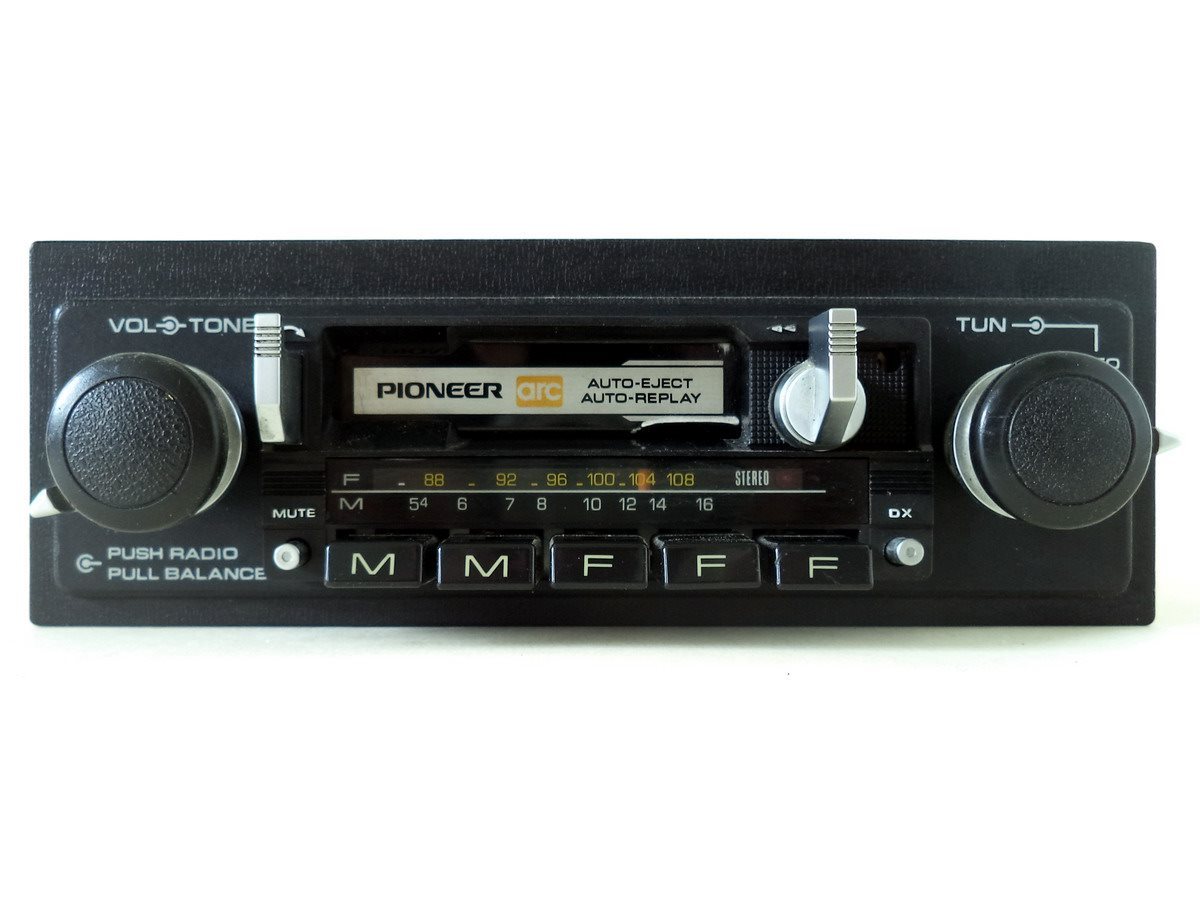 Pioneer KP9000 retro bilradio med kassettspelare på