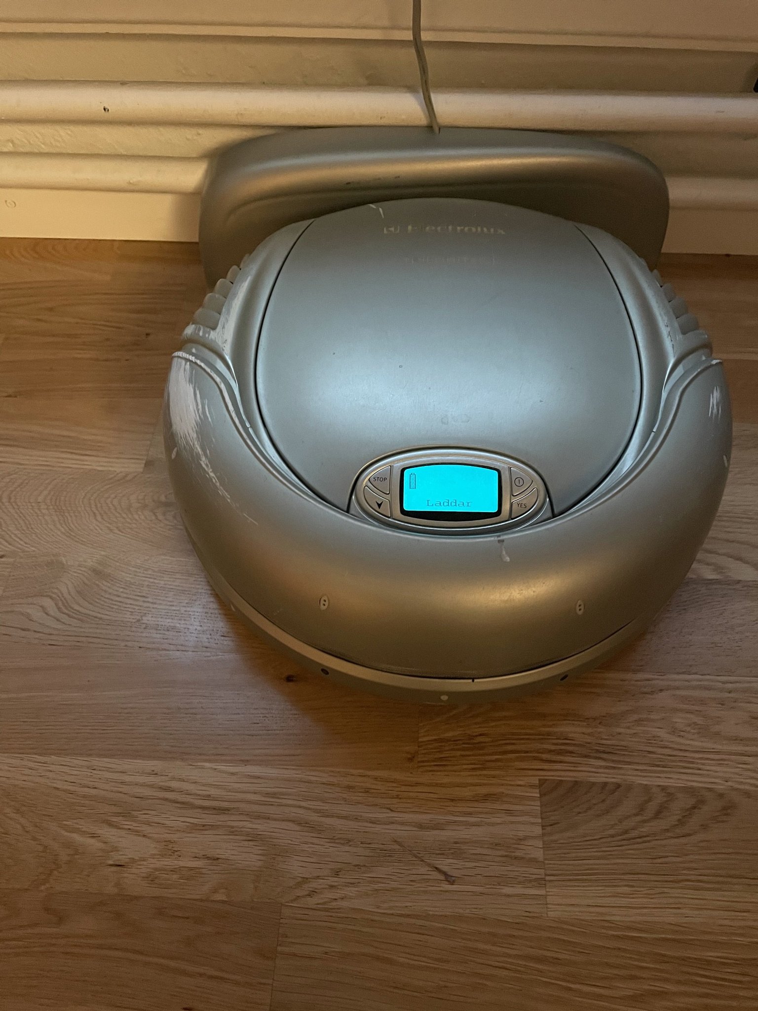 Electrolux Trilobite Robotdammsugare ZA2 ,trasig (439339276) ᐈ Köp på