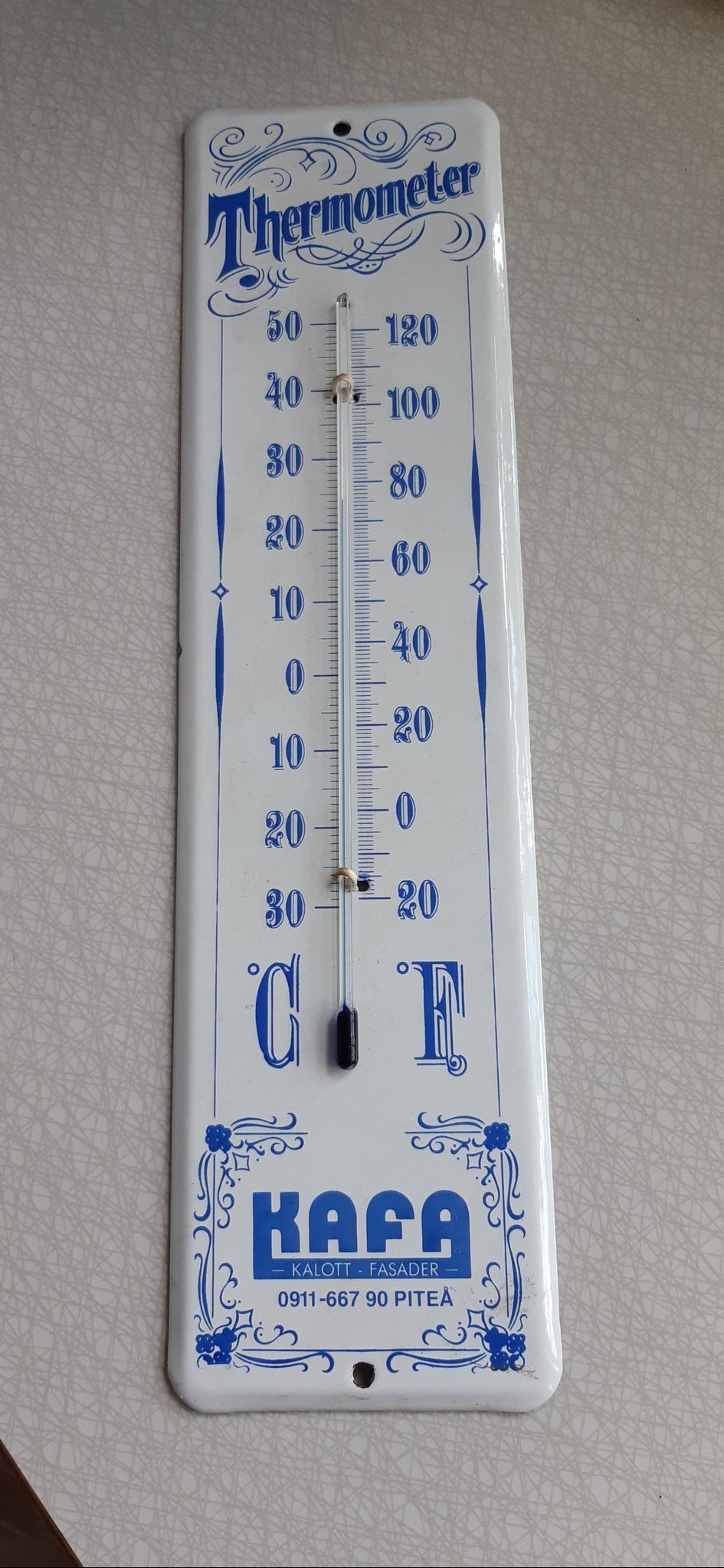 Äldre Termometer i Emalj . Stor 34 x 9 cm Äldre Termometer i Emalj . Stor 34 x 9 cm