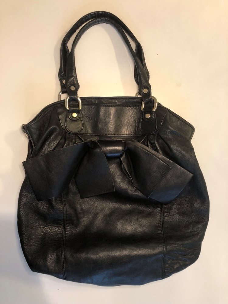 Handväska ABACO svart skinn läder mjuk rymlig stor NK trend Handväska ABACO svart skinn läder mjuk rymlig stor NK trend