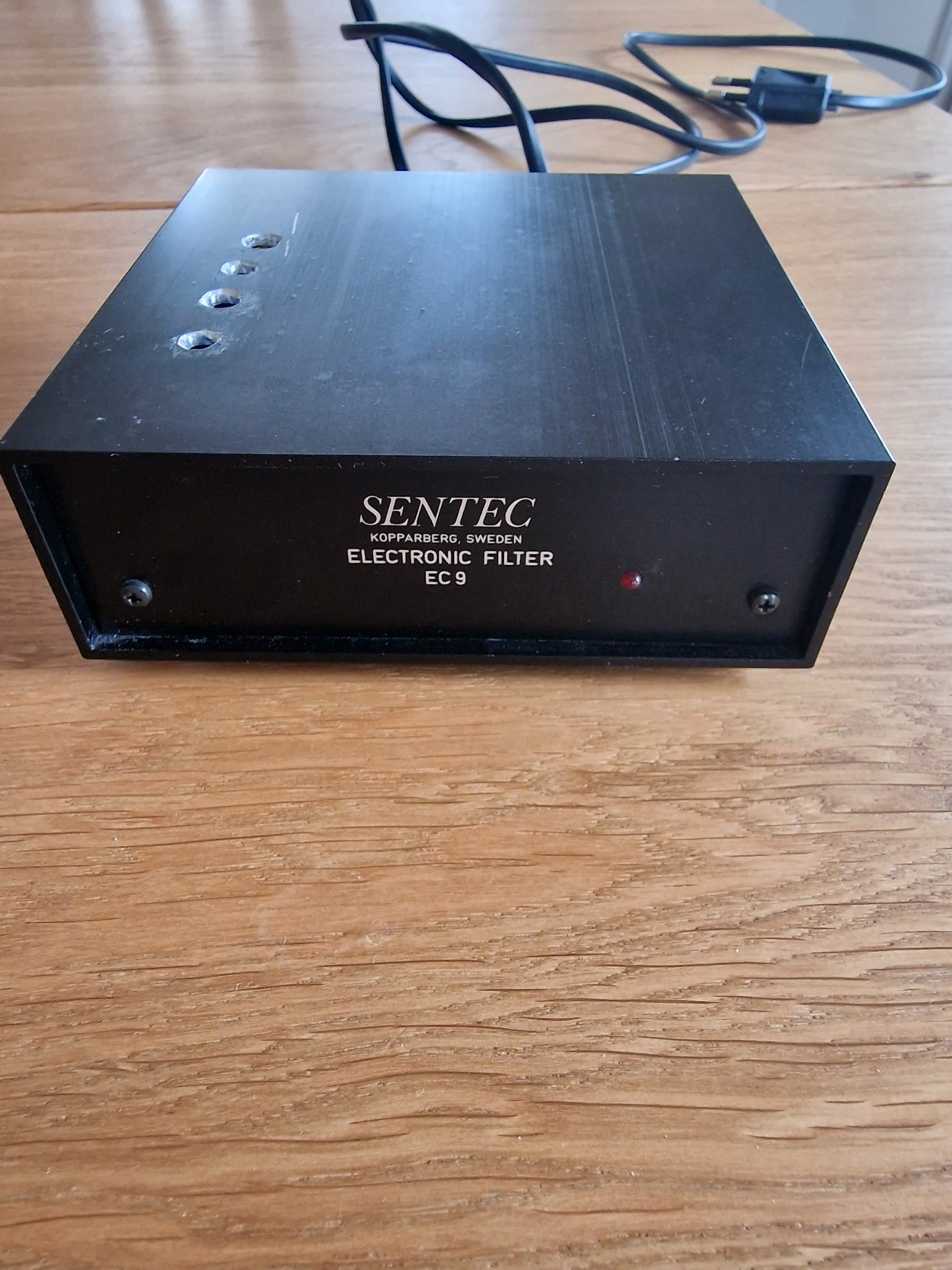 Se produkter som liknar Sentec EC9 på Tradera (565778724)