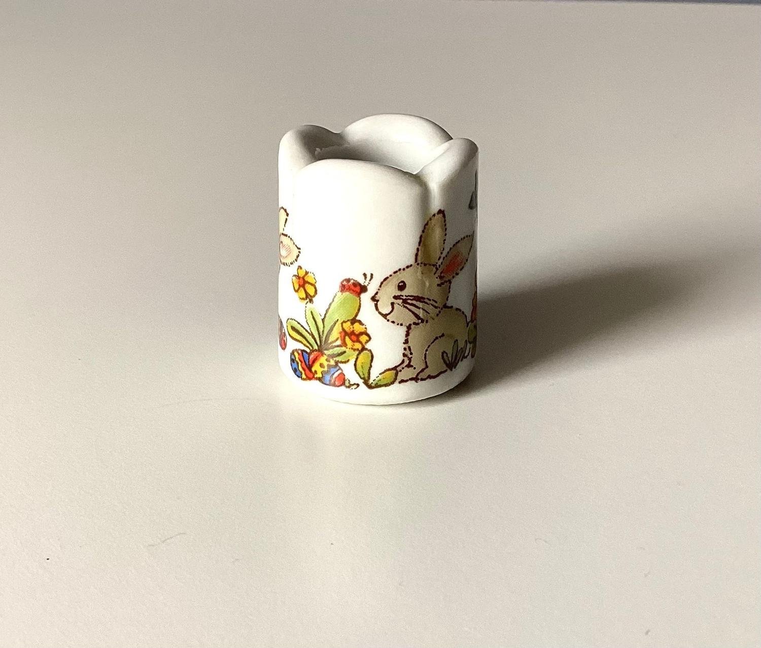 Liten Ljusstake i porslin med söta kaniner Från.. Köp på Tradera