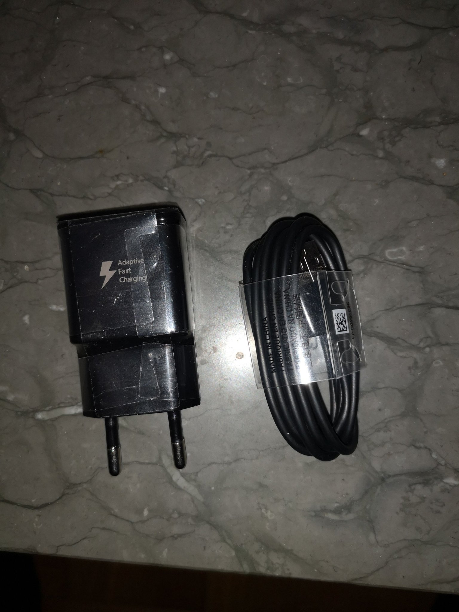 Samsung snabb laddare S10 , S10+ , S10E, S9, S9+, S8, S8+, Galaxy Note, svart fä Samsung snabb laddare S10 , S10+ , S10E, S9, S9+, S8, S8+, Galaxy Note, svart fä
