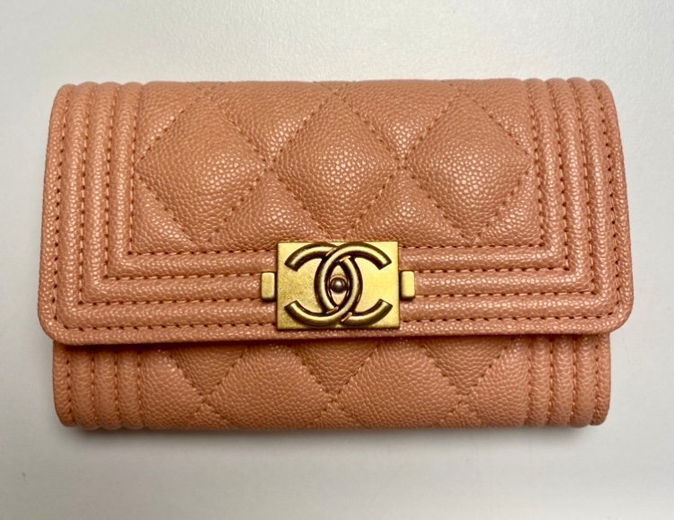card holder chanel boy