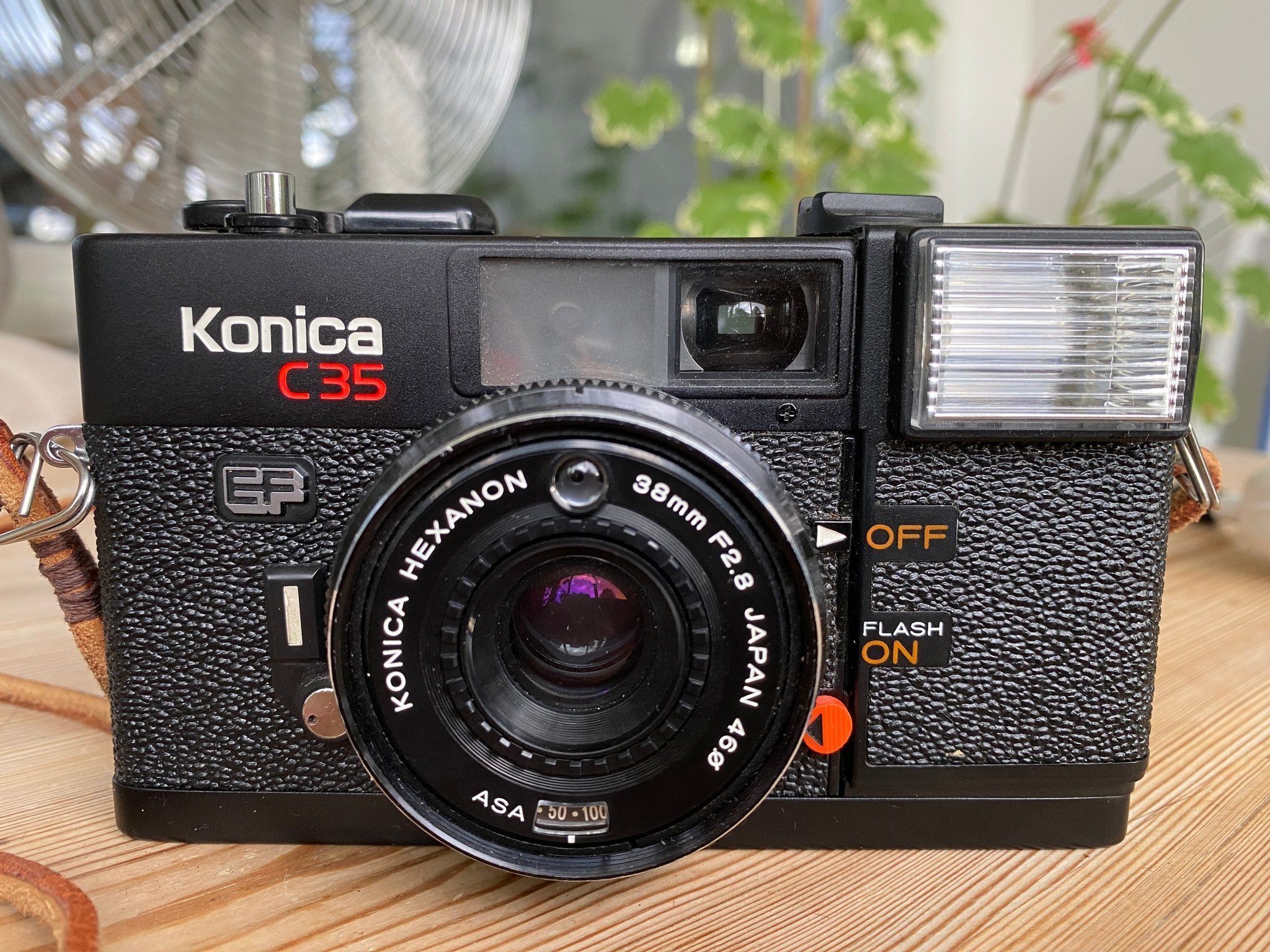 完動品❀極美品【昭和レトロなエモい写り❀】ジャスピン❀KONICA C35AF2