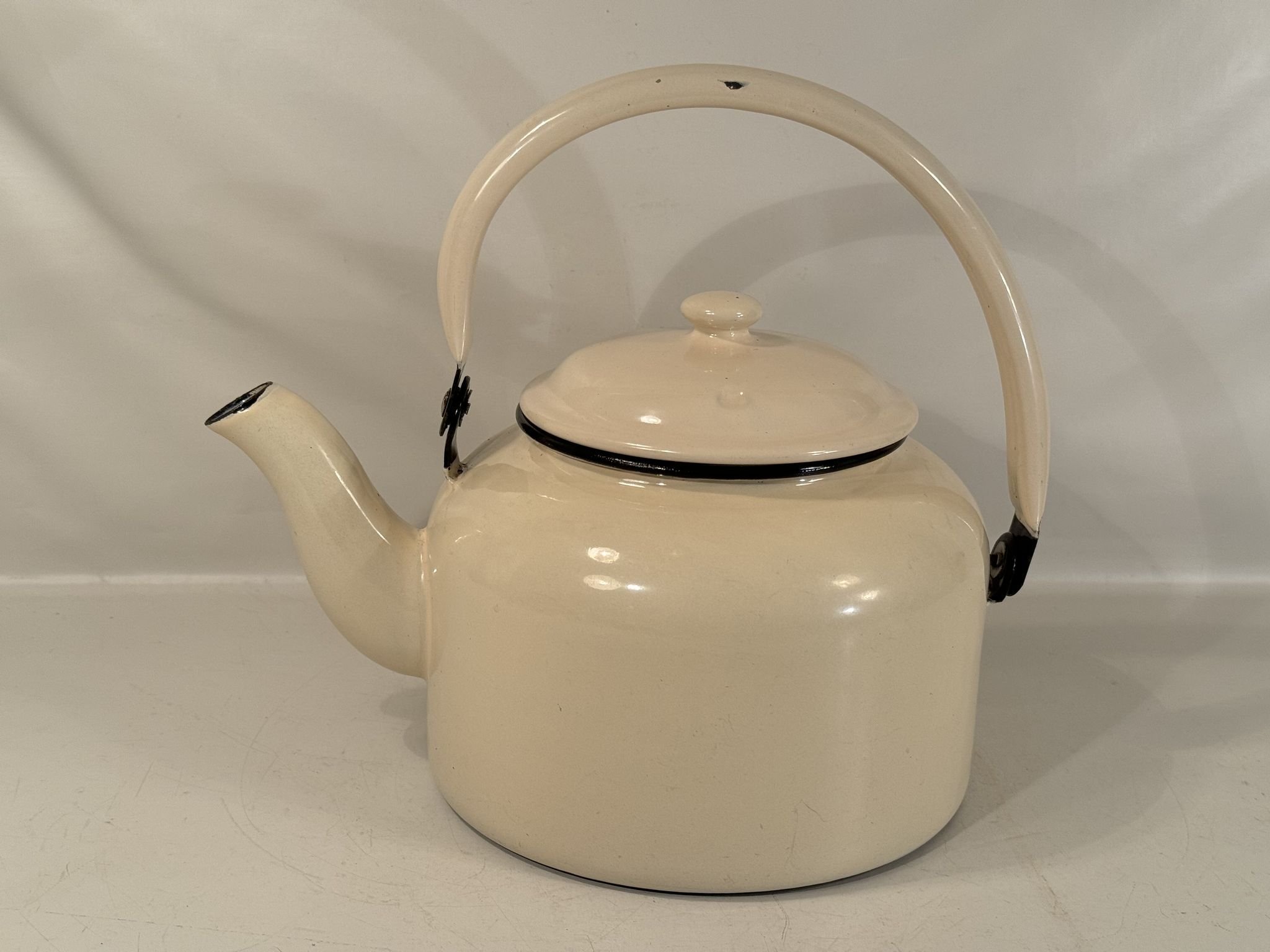 STOR EMALJERAD KAFFEKANNA / TEKANNA KOCKUMS EMALJ 4.5 LITER VINTAGE RETRO DESIGN