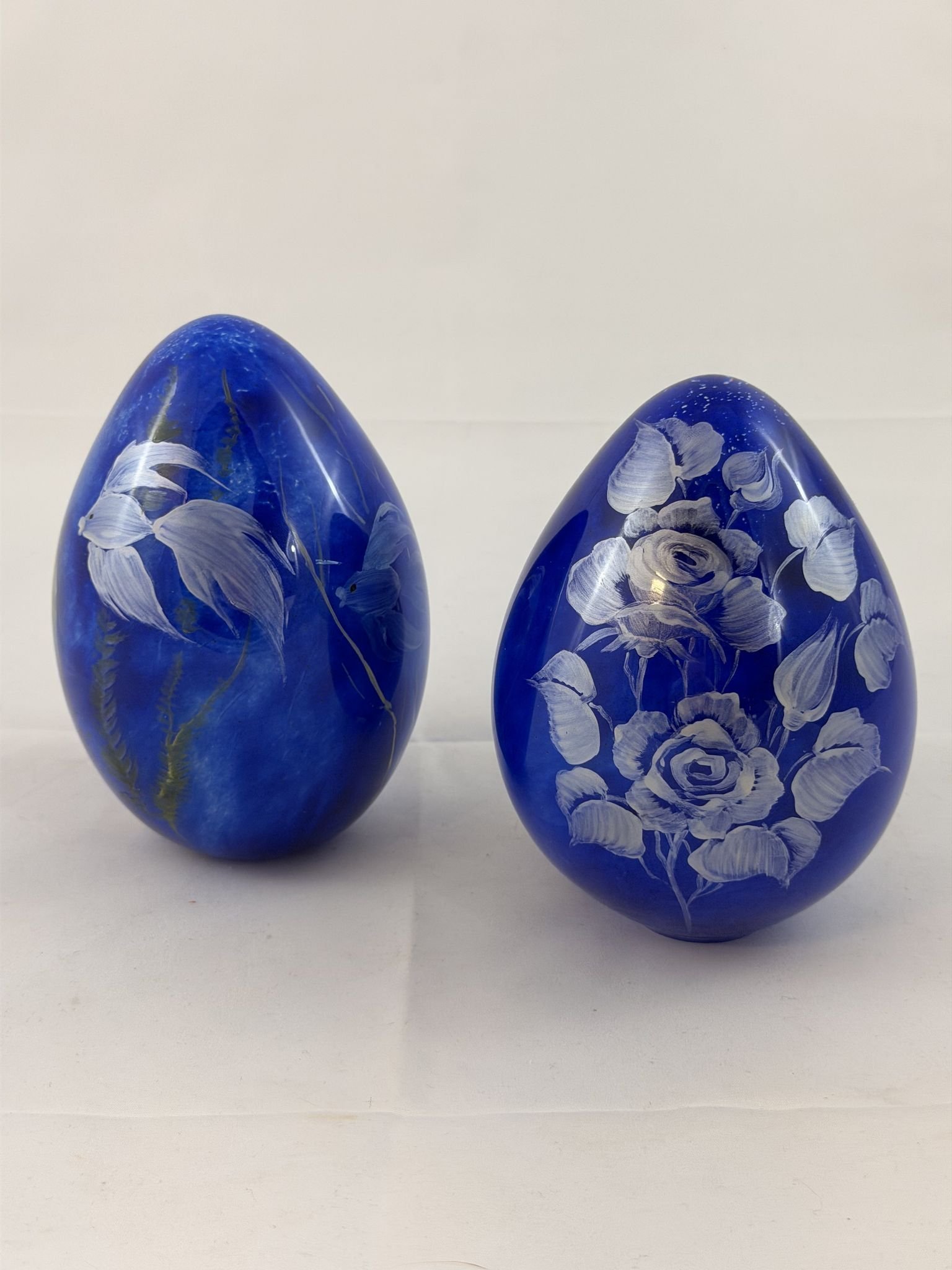 SKULPTURER 2 ST ÄGG I GLAS / KONSTGLAS DESIGN GRÄNNA GLASBRUK ETIKETT