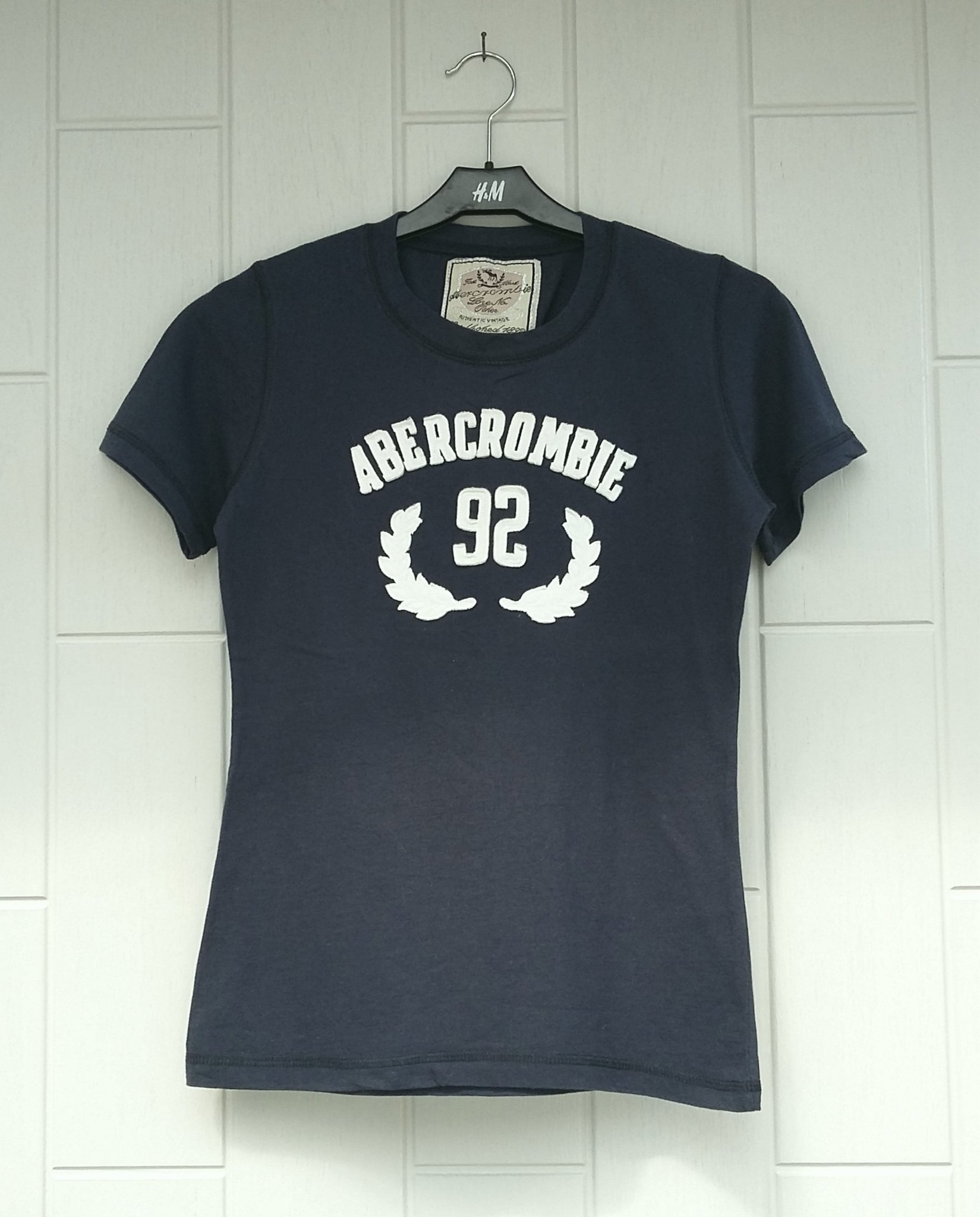 Mörkblå T-shirt, Abercrombie, storlek: M, fint skick!