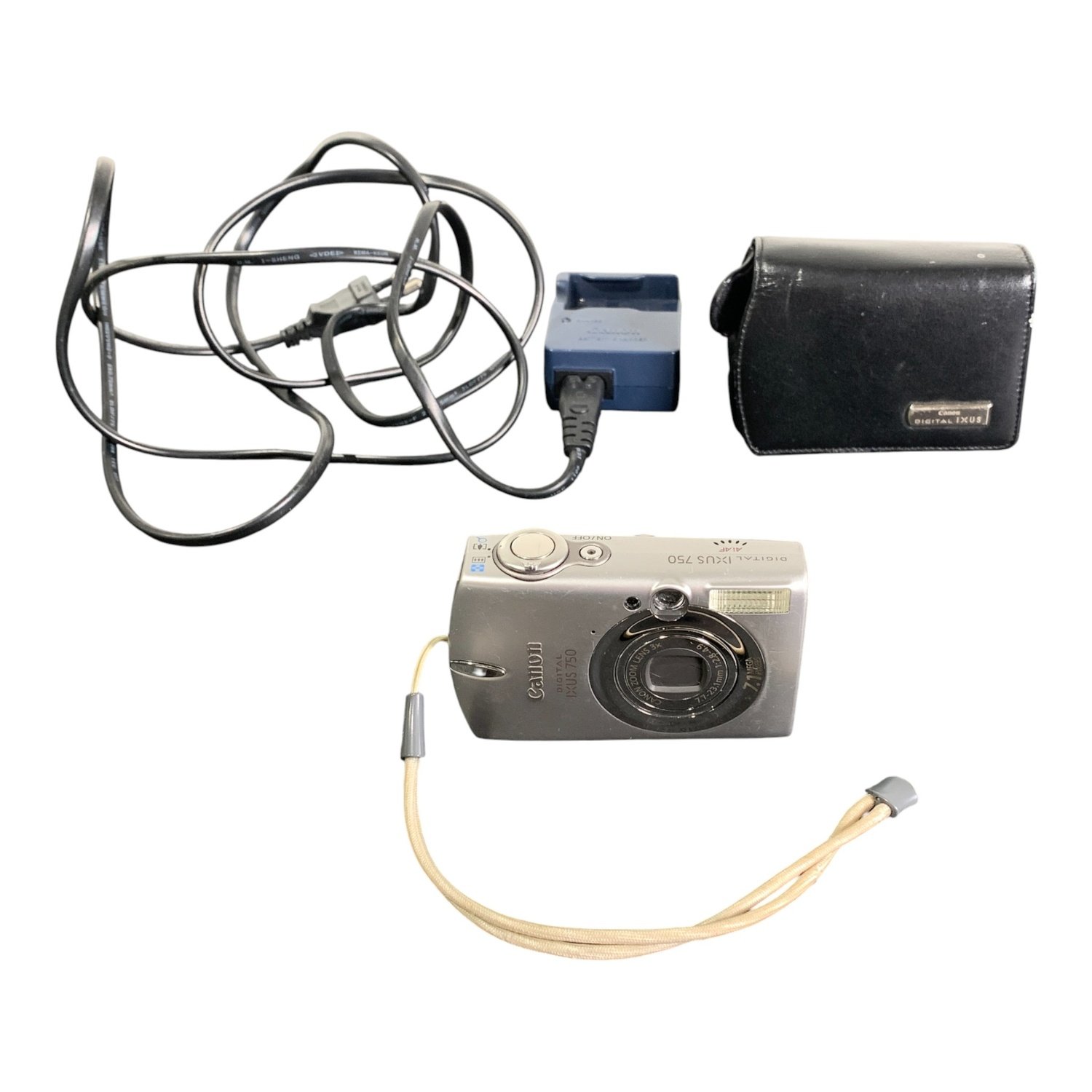 Onlayn erotik porno videolar katta kokraklari bilan tort oyoqqa yalangoch qizlar