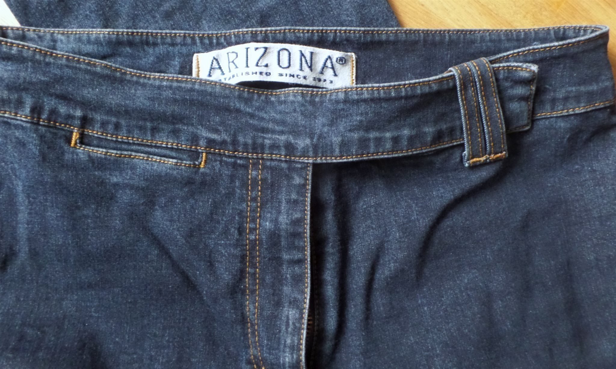 välsittande Blue Jeans smal 40 normal midja - långa ben - mörkblå/nära svart -