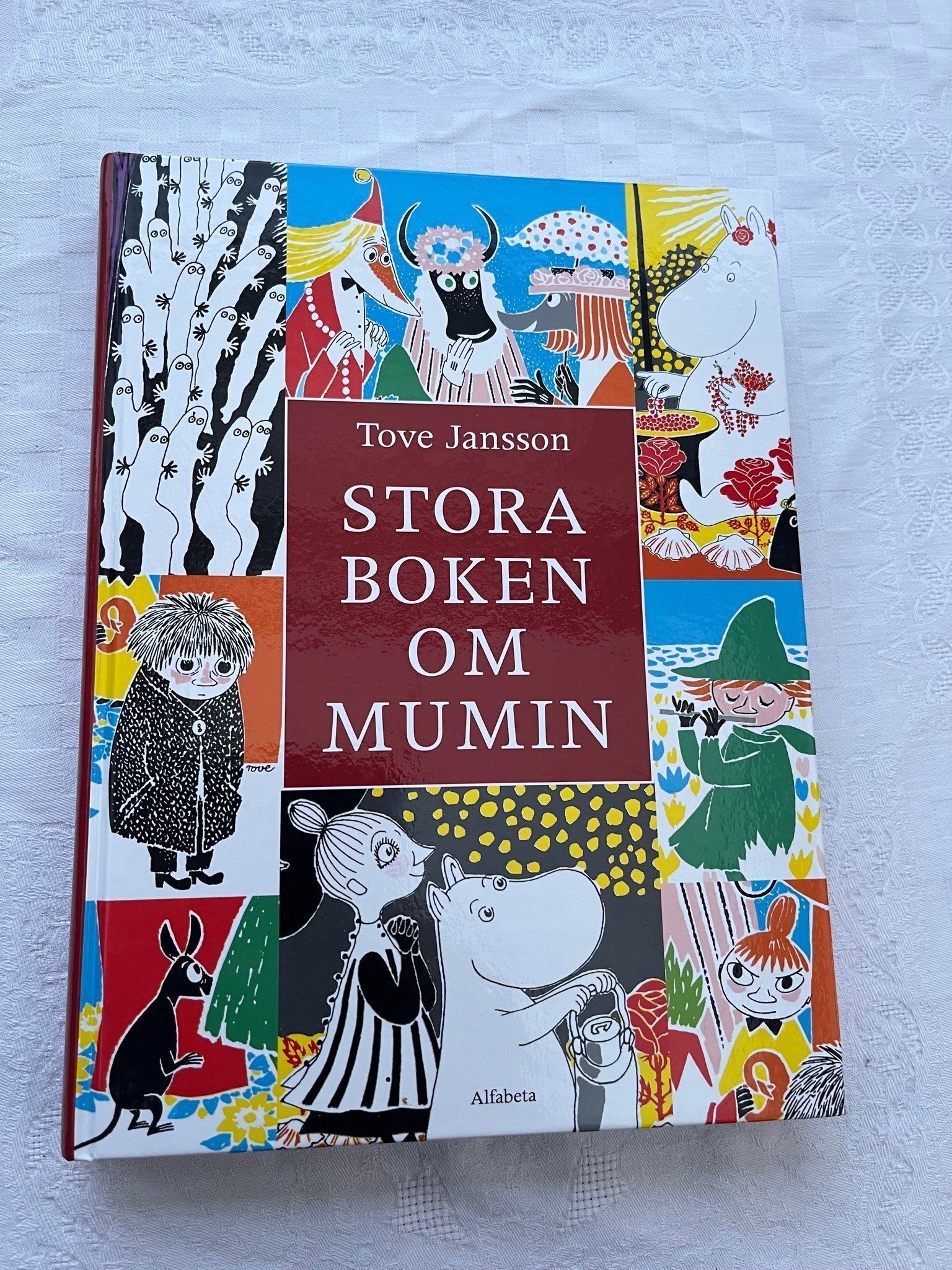 洋書 Stora Mumin boken / Tove Jansson Se produkter som liknar Stora Boken om Mumin av Tove .. på