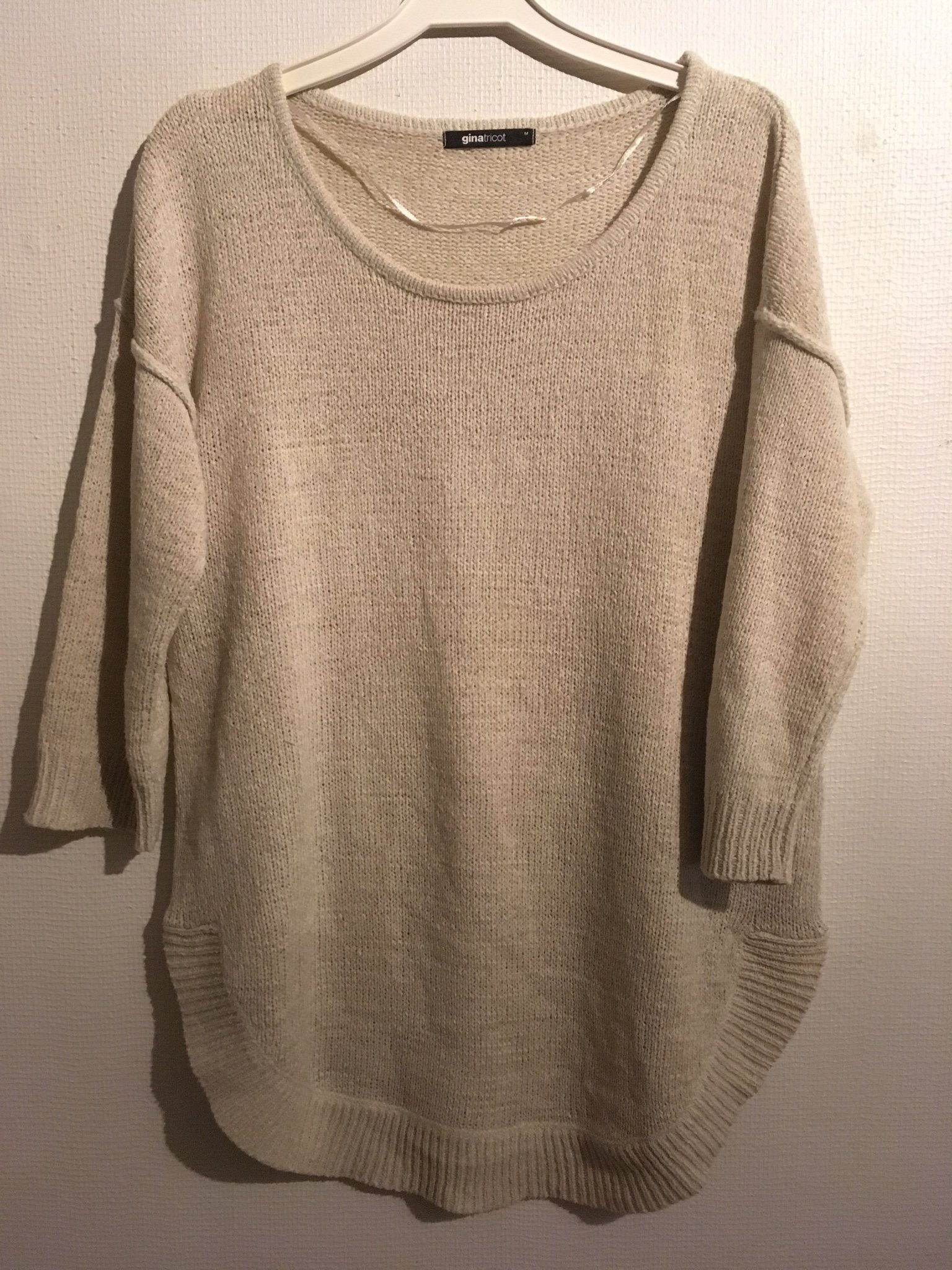 Snygg ljusbeige stickad tröja Gina Tricot , Medium Snygg ljusbeige stickad tröja Gina Tricot , Medium