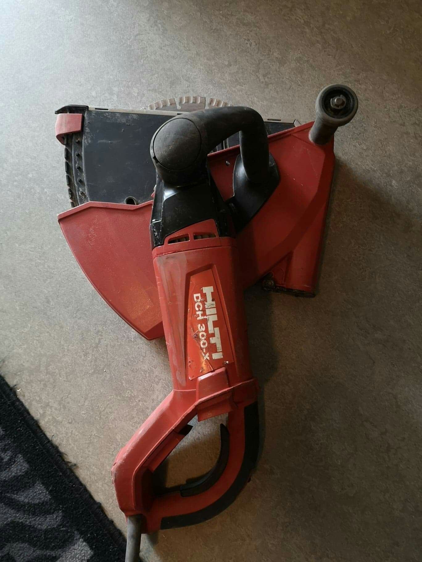 HILTI KAP/STENKAP - DCH-EX300 - NÄTANSLUTEN - SPARSAMT ANVÄND - NYPRIS 10.000 +