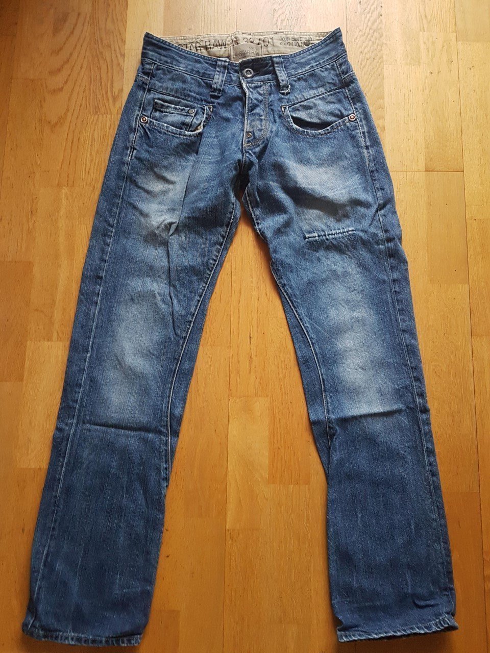G-Star Raw jeans W28 L32. Knappgylf.