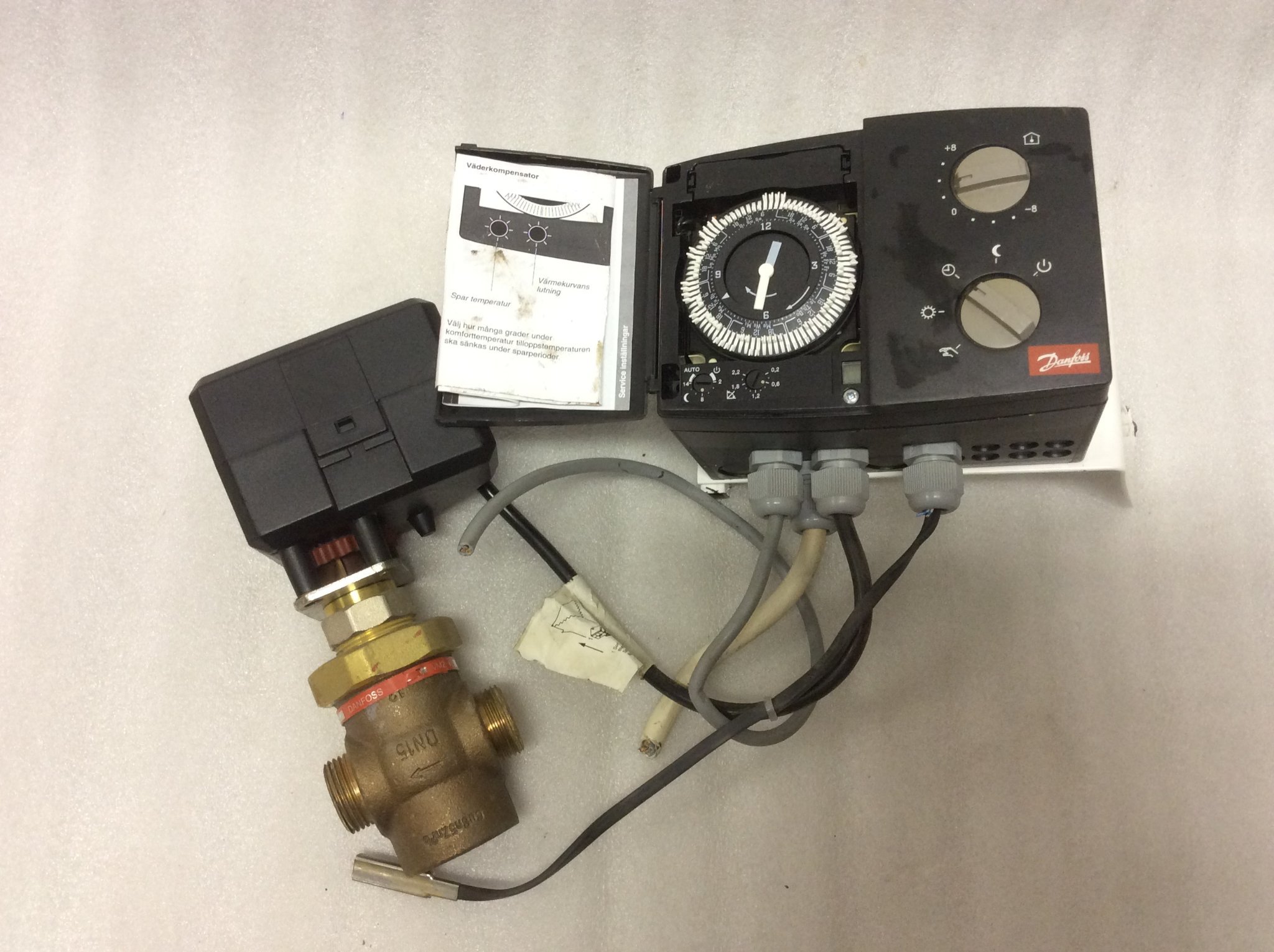 Reglercentral Danfoss + Reglermotor Danfoss AMV.. (423236438) ? Kop pa ...