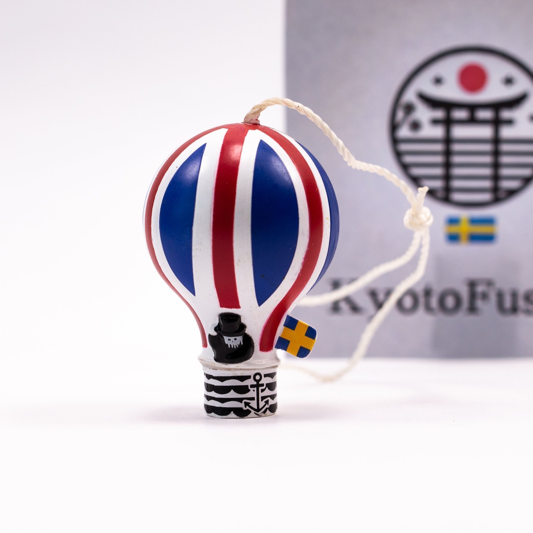 Lisa Larson figurin: Luftballong från serien 