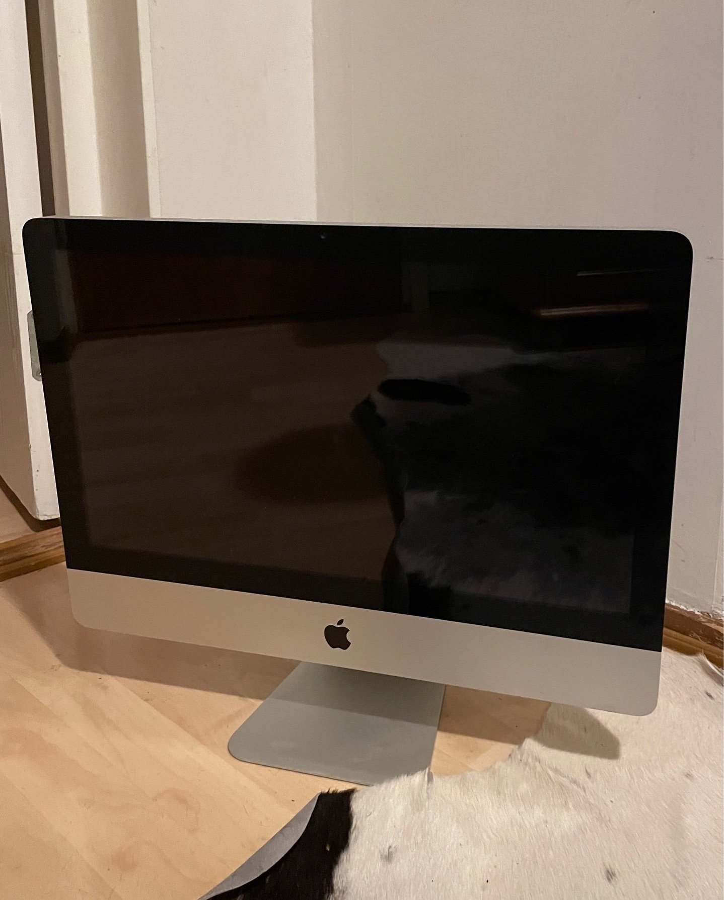 iMac 21,5 tum Köp på Tradera (575796846)
