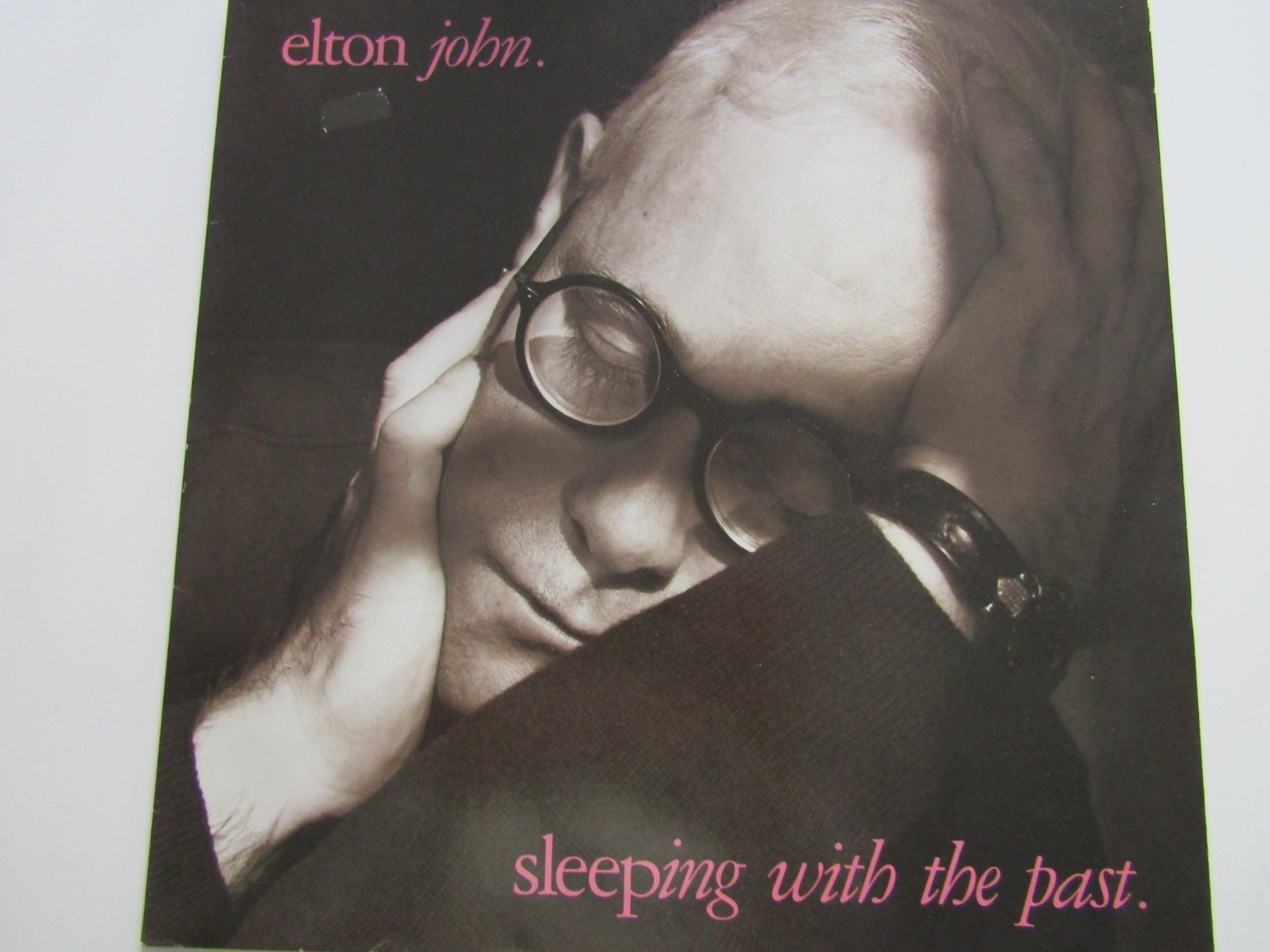 Elton John vinyl Sleeping With The Past. Från 1989.