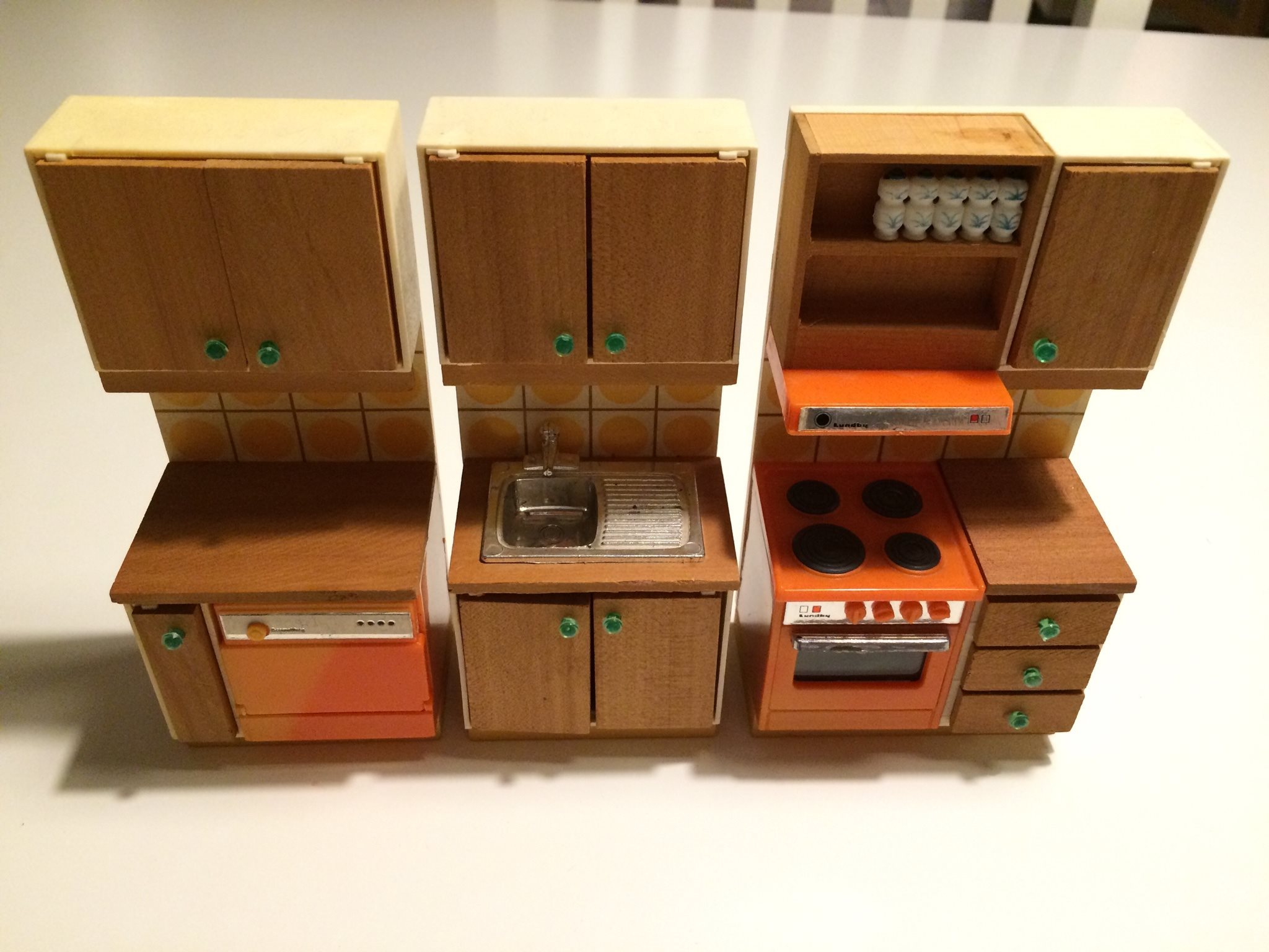 Tre delar kök lundby retro 70 tal. fint skick. på tradera.com