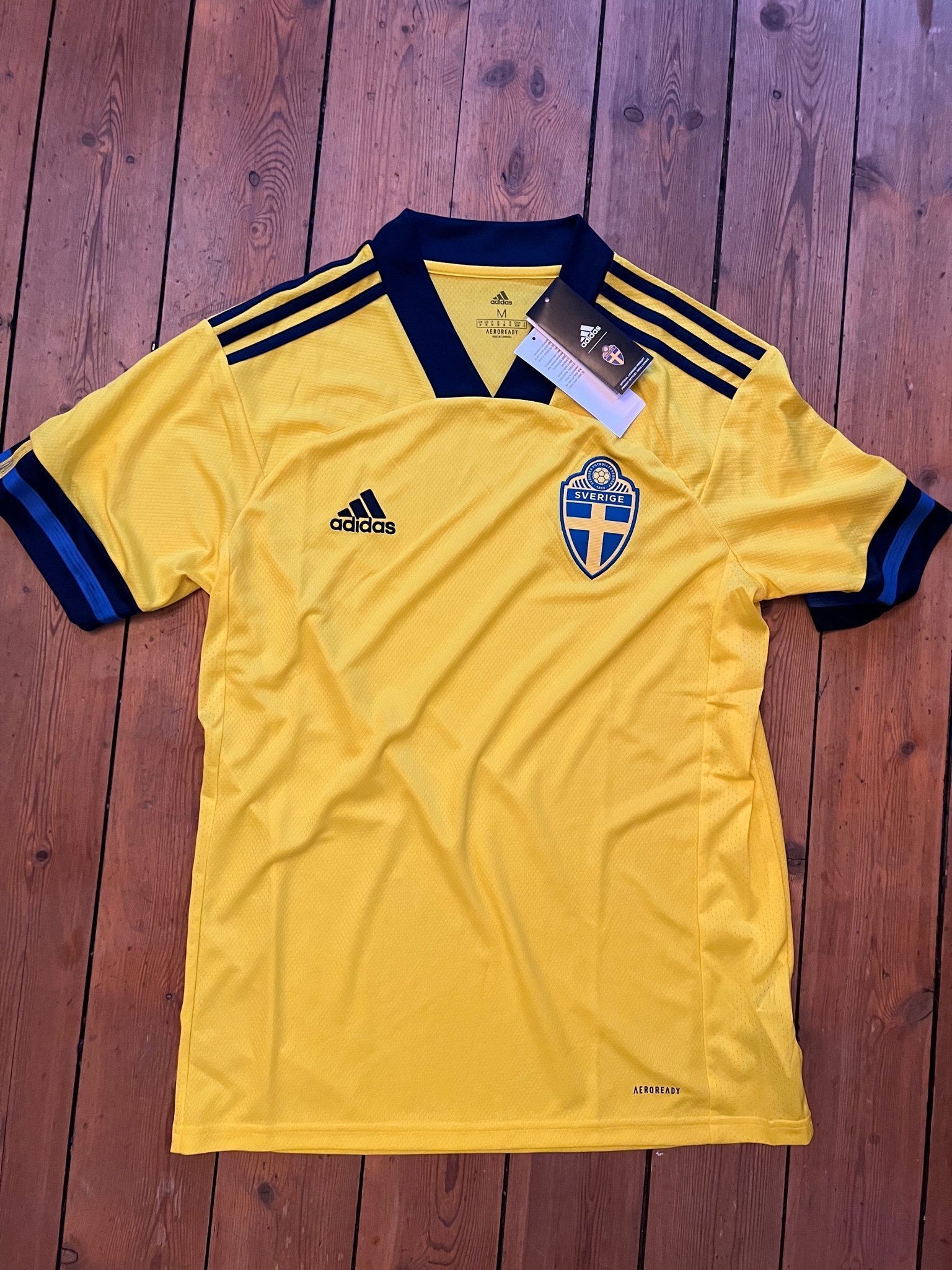 SvFF Svensk Landslagströja fotboll Stl M adidas.. Köp på Tradera