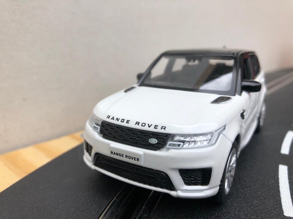Skala 1/36 NYHET! RANGE ROVER SPORT, Vit från Tayumo