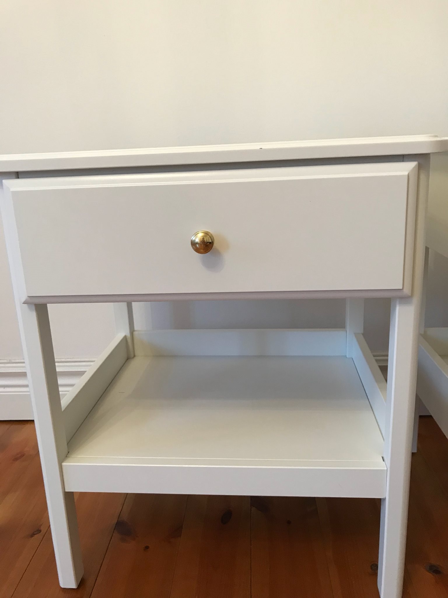 Tyssedal avlastningsbord/sängbord på tradera.com sängbord för sovrum