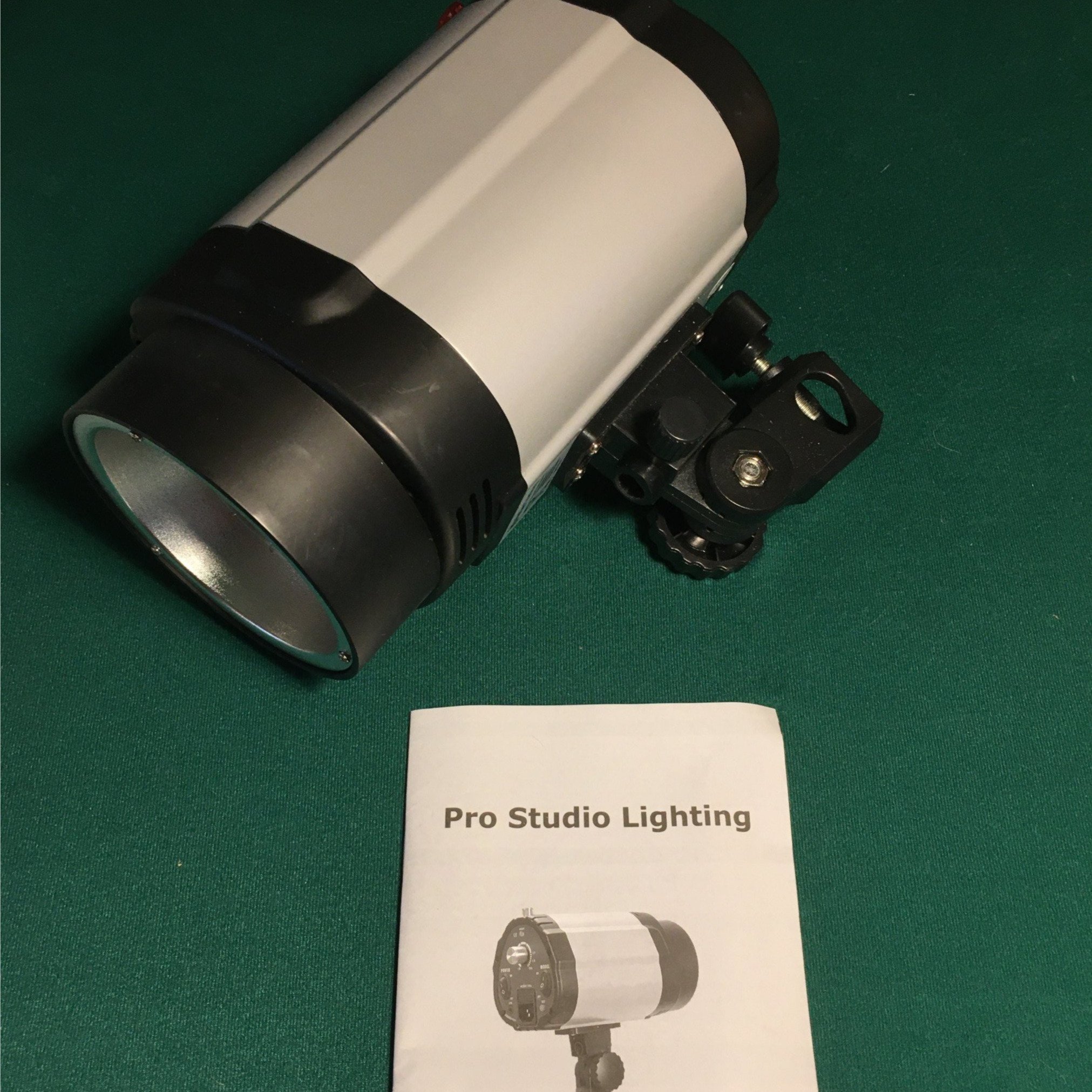 Se produkter som liknar Pro Studio Lighting fotolampa på Tradera