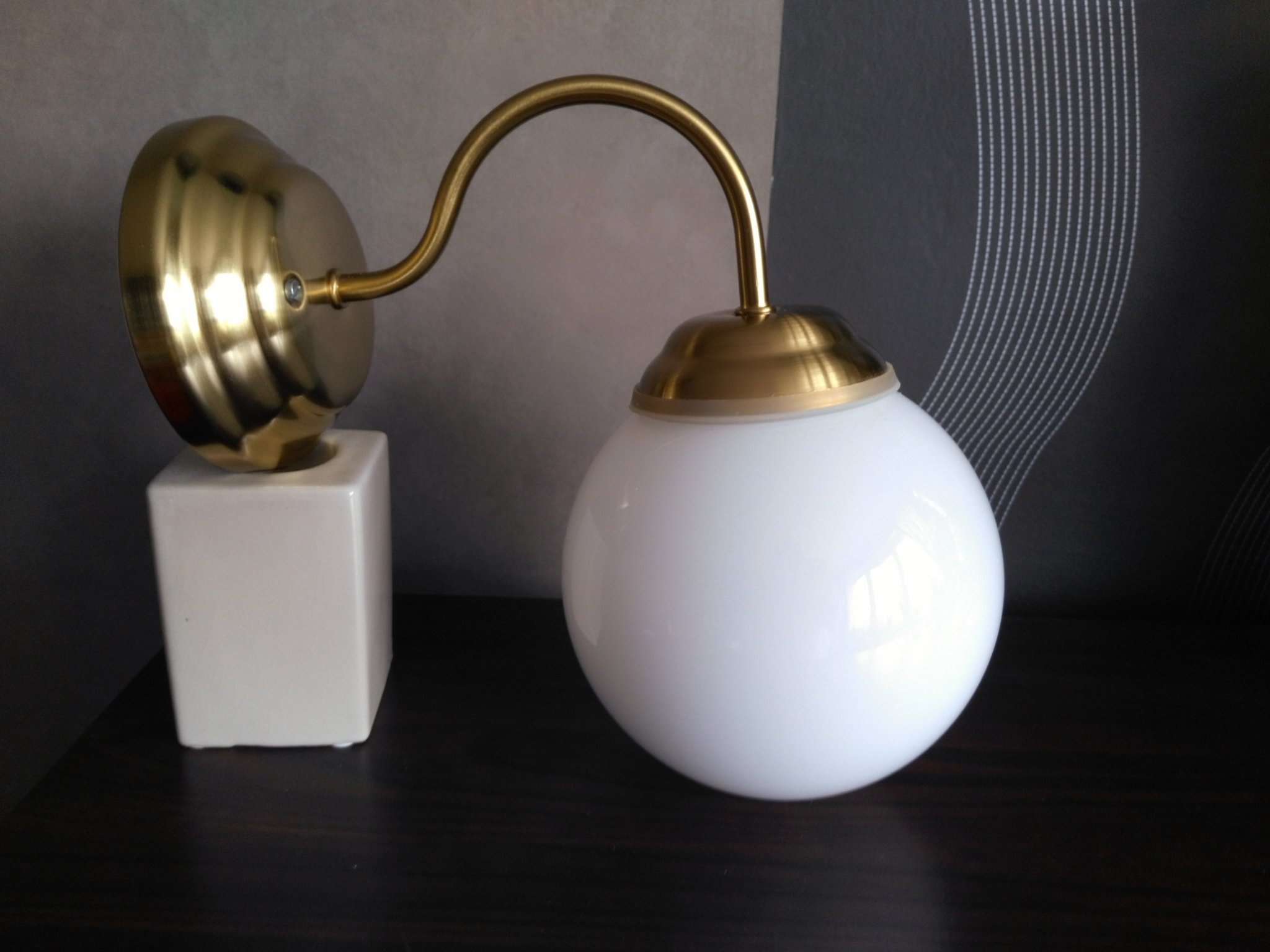IKEA Lillholmen badrumslampa vägglampa klotlampa Glas Mässing. Utgått fr. IKEA IKEA Lillholmen badrumslampa vägglampa klotlampa Glas Mässing. Utgått fr. IKEA