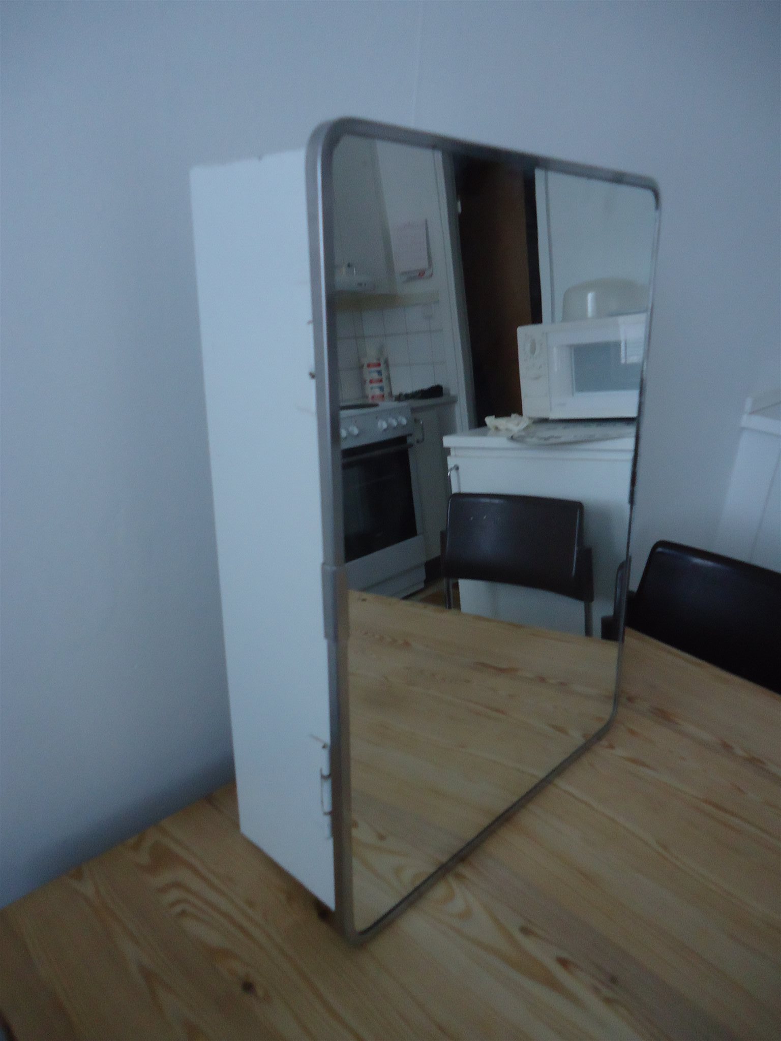 Retro vintage badrumsskÃ
p plåt badrum skåp spegel hylla industri