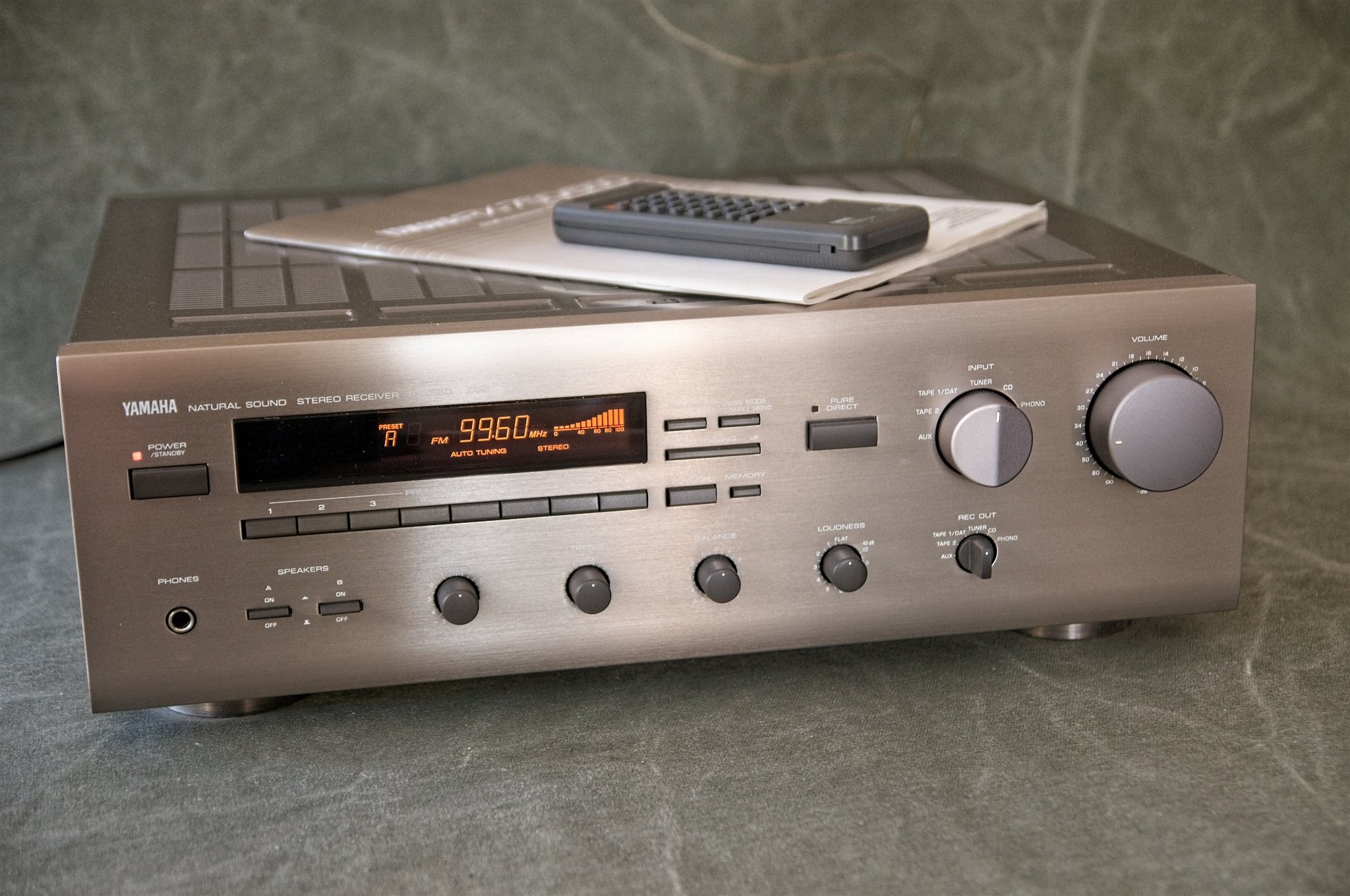 Yamaha Stereo Receiver RX550 i nyskick (336910159) ᐈ Köp på Tradera