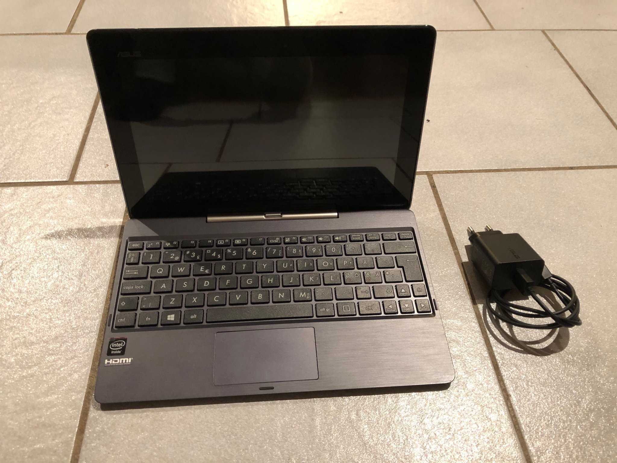 Asus T100 tablet (421494293) ᐈ Köp på Tradera