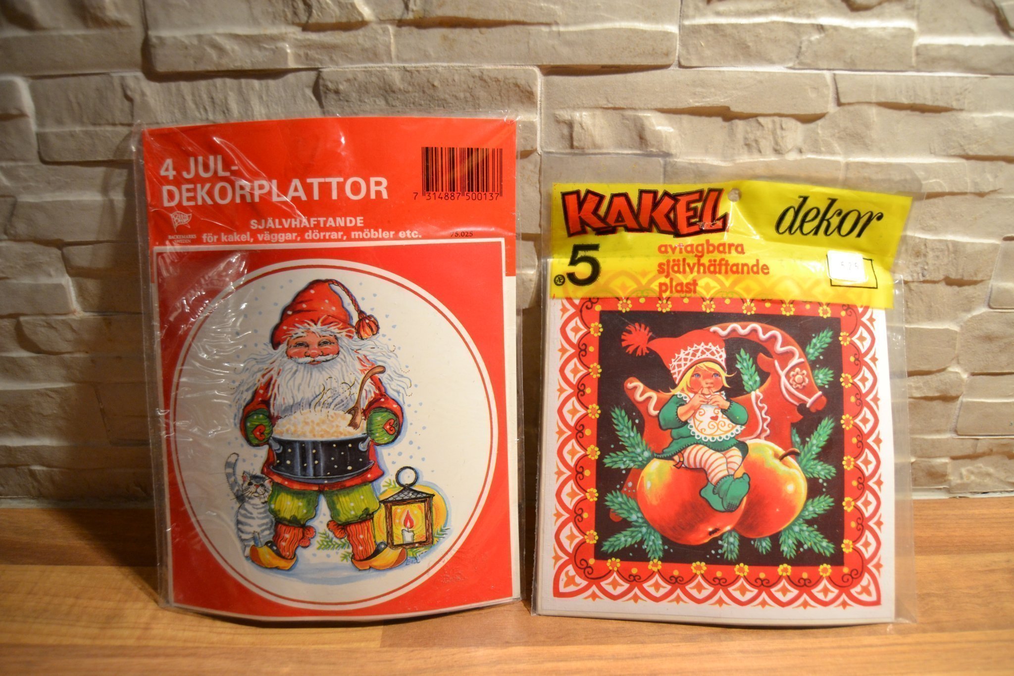 Retro Kakeldekor tomtar jul 9 st självhäftande (405755597) ᐈ Köp på Tradera