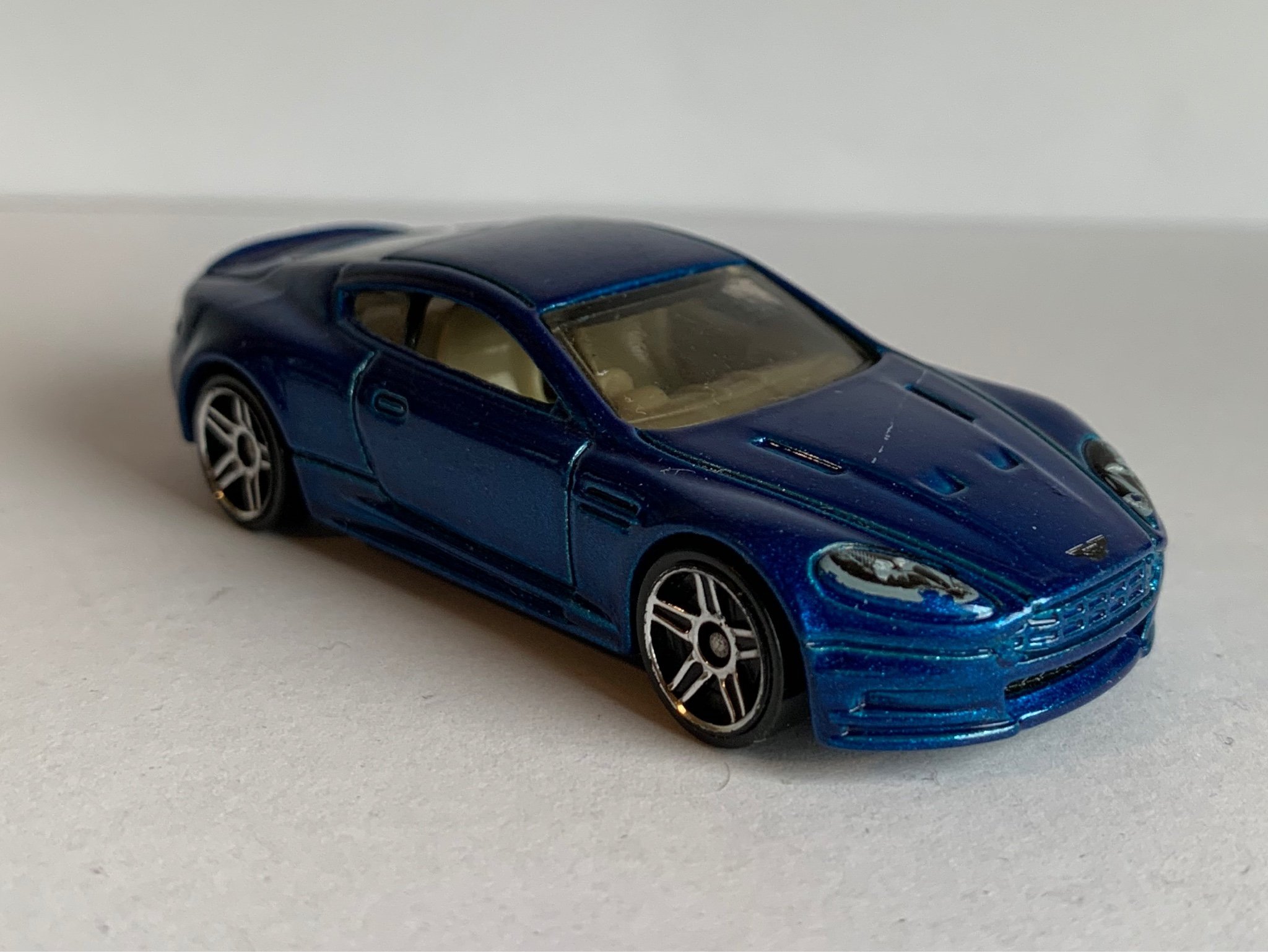 aston martin db9 hot wheels